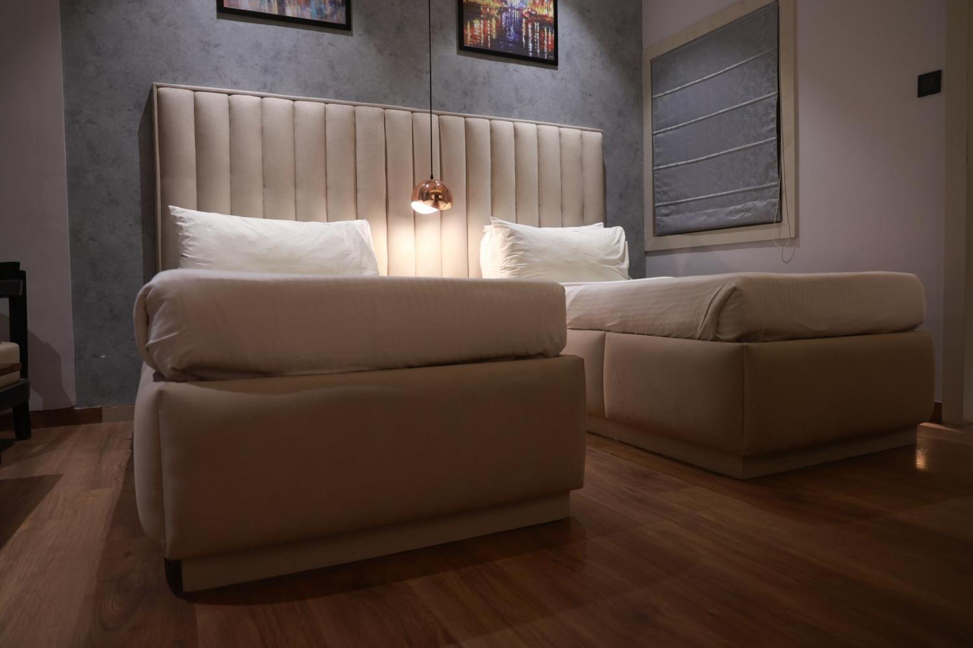 Sapna Clarks Hotel