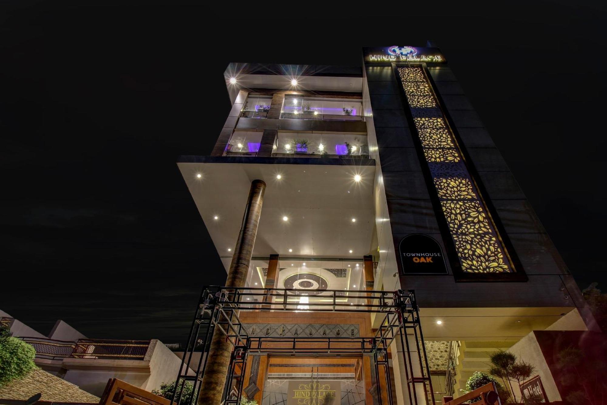 Super Townhouse Oak Hind Palace Near Gomti Riverfront Park Lucknow