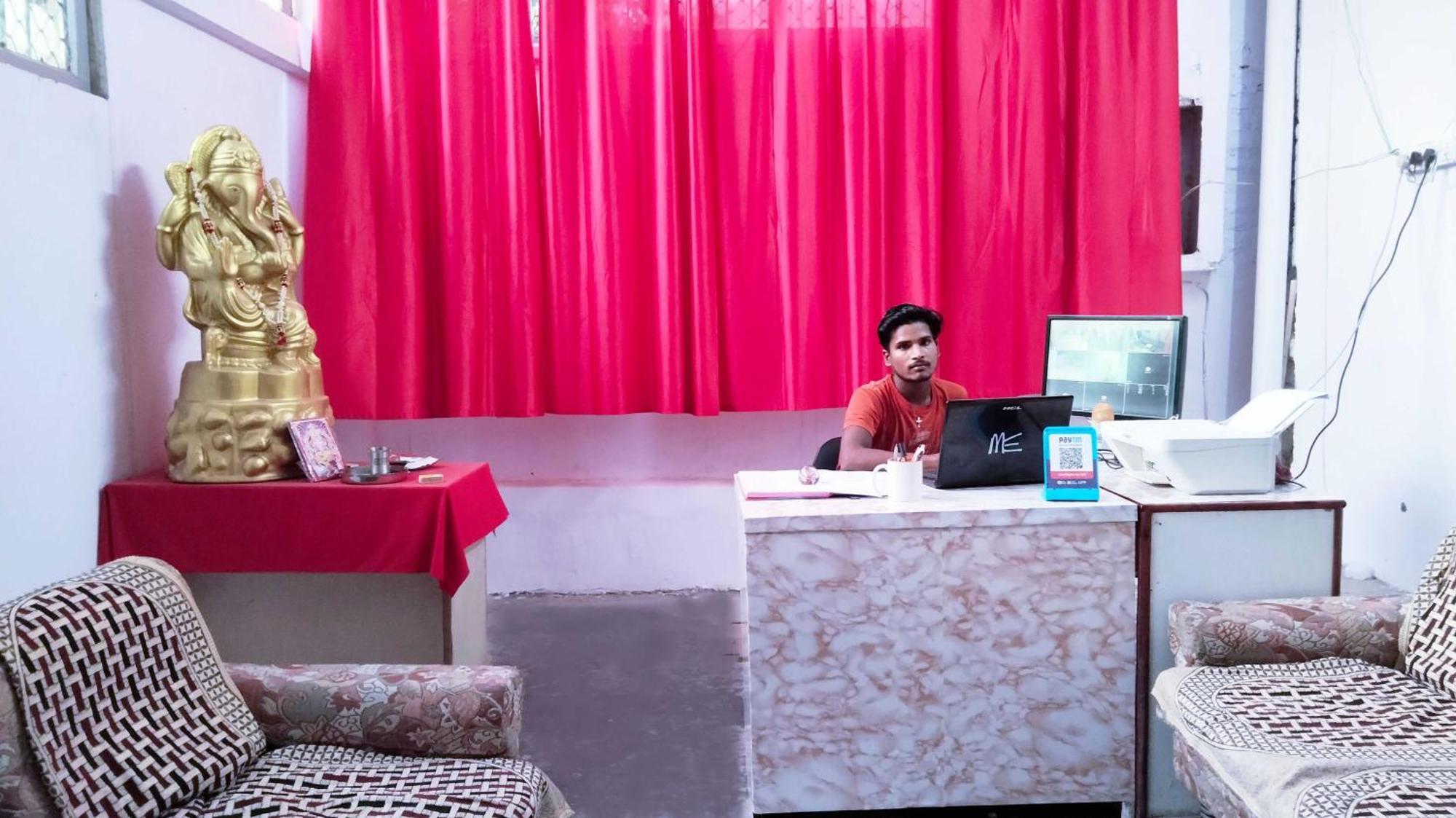 Hotel O Gracious Lucknow