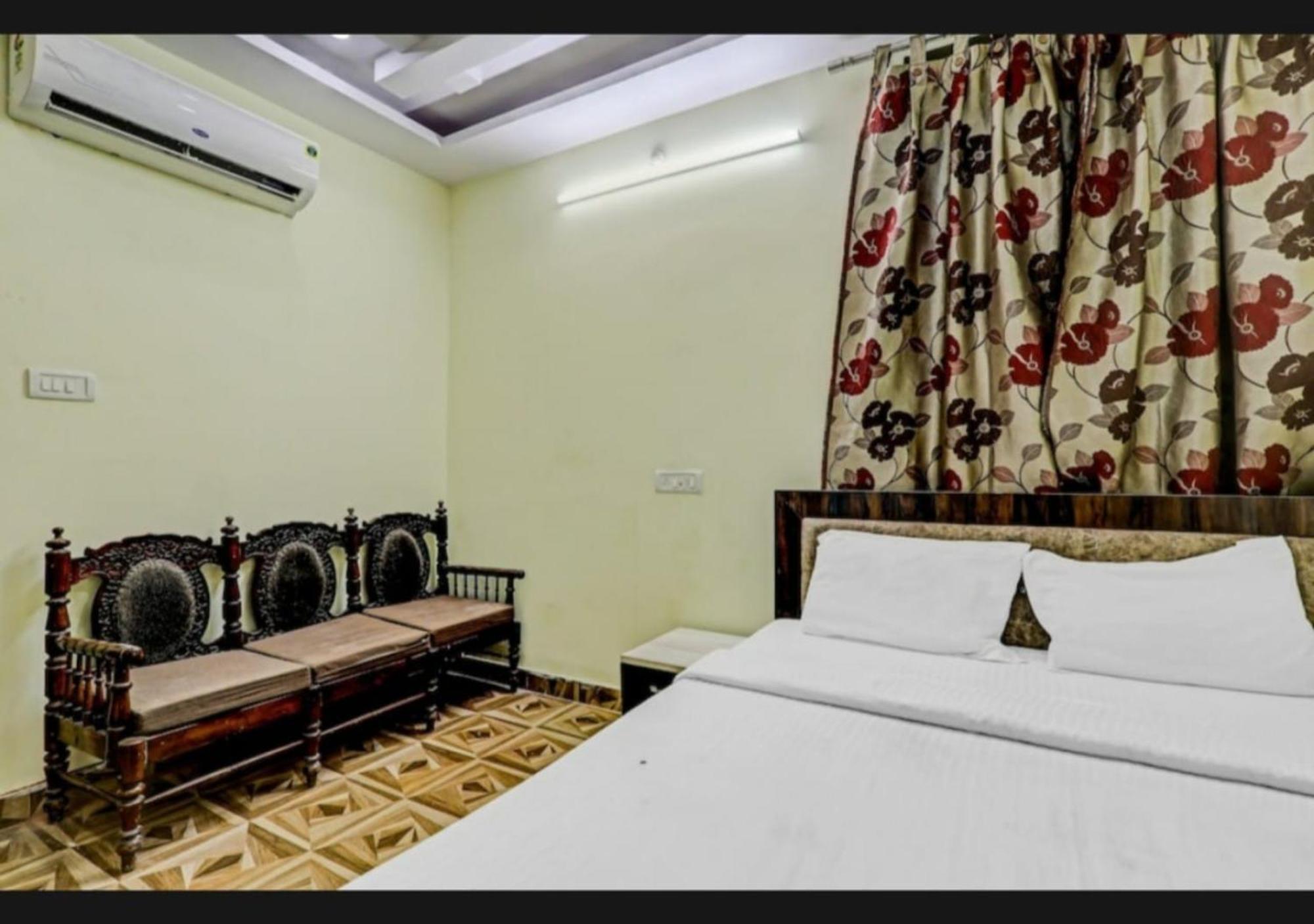 Premium Sna Near Metro Sation Charbagh - Free Wifi Facilities - Fully Air Conditioning - Service And Excellent Customer Service Awarded - Book Now Hotel 4*