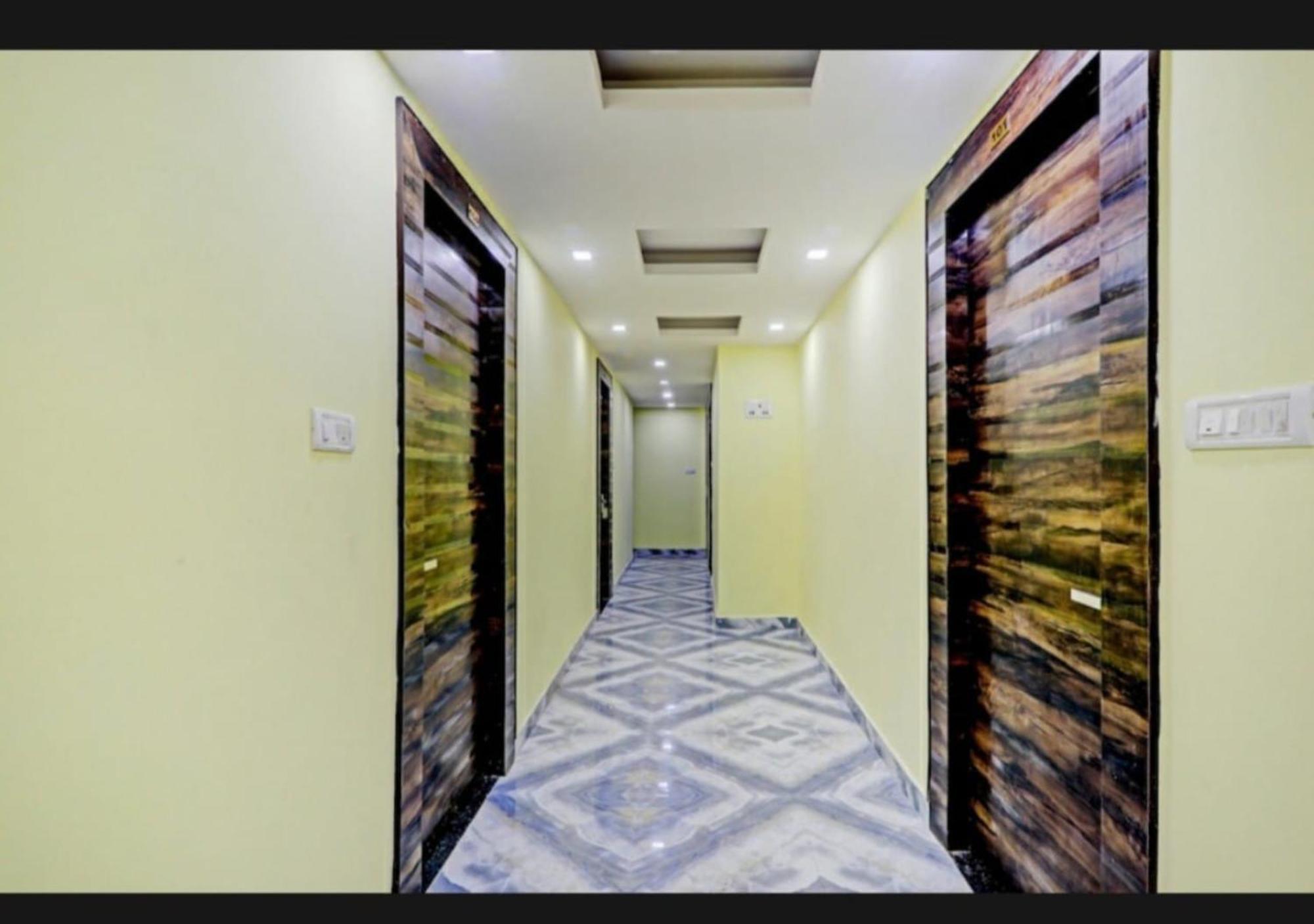 Premium Sna Near Metro Sation Charbagh - Free Wifi Facilities - Fully Air Conditioning - Service And Excellent Customer Service Awarded - Book Now 4* Lucknow