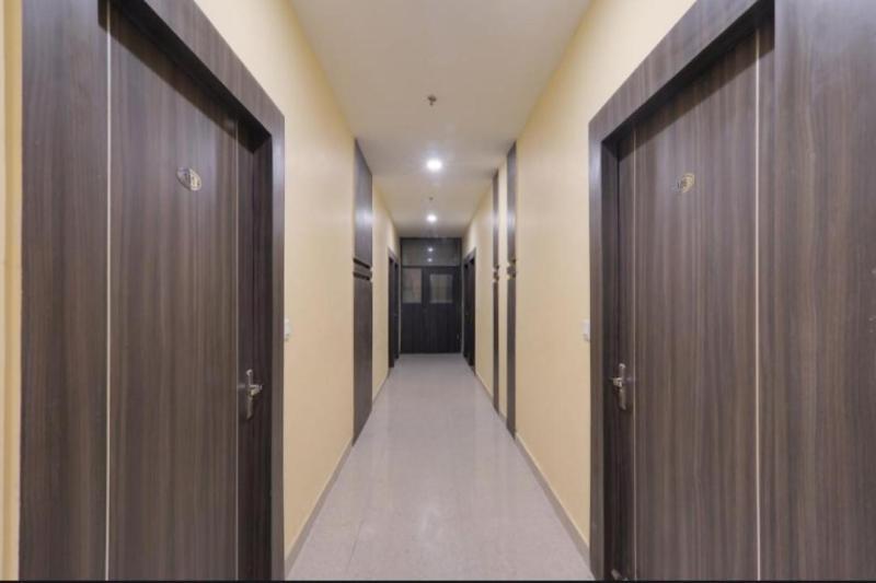 Rrooms Trijal Banquet * Lucknow