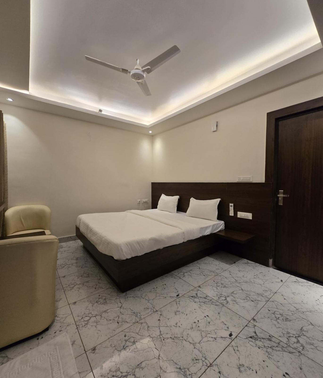 Hotel Crystal 3*