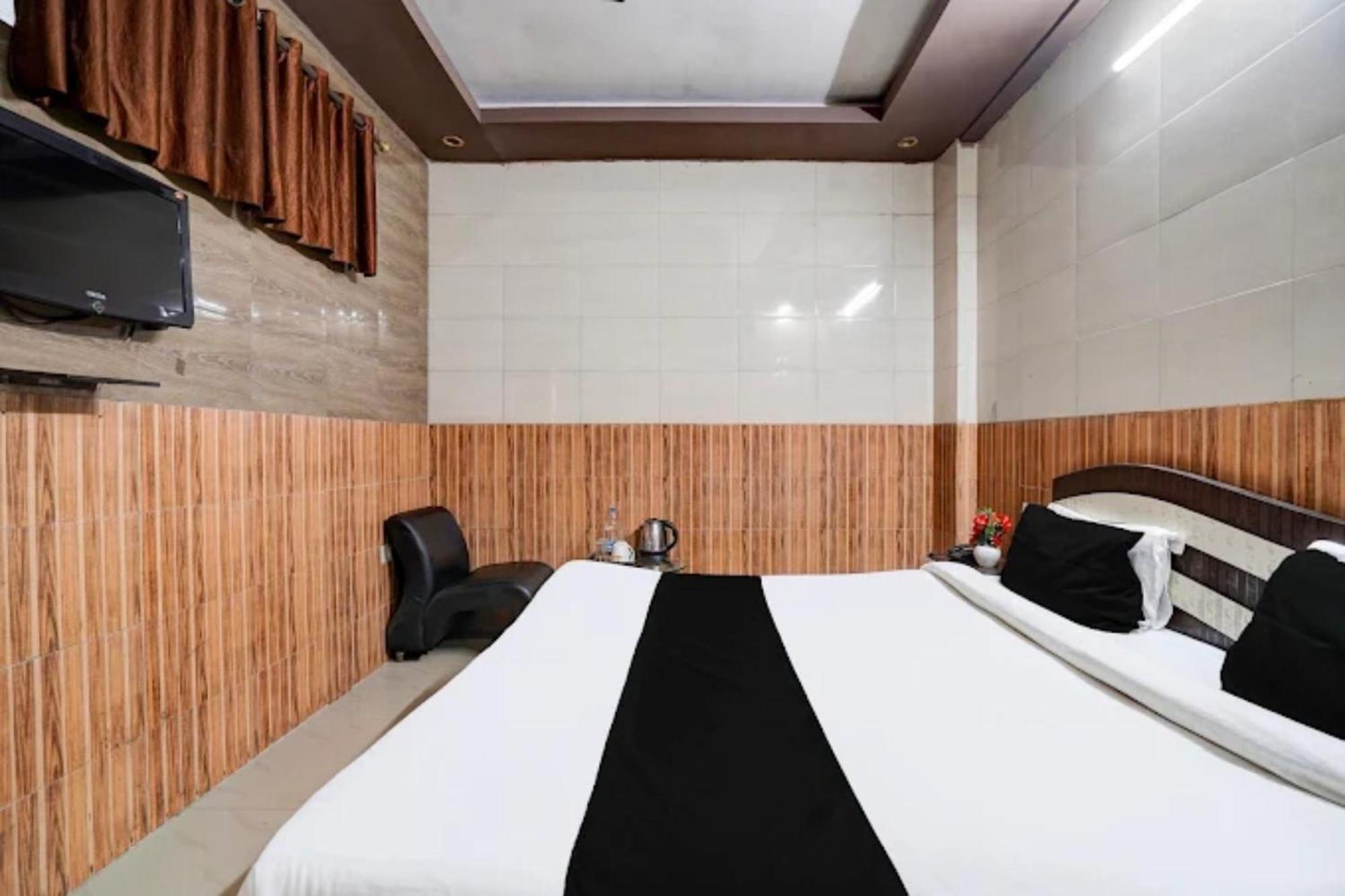 Mangalam Luxuary Near Railway Station - A Luxuary Hotel 4*