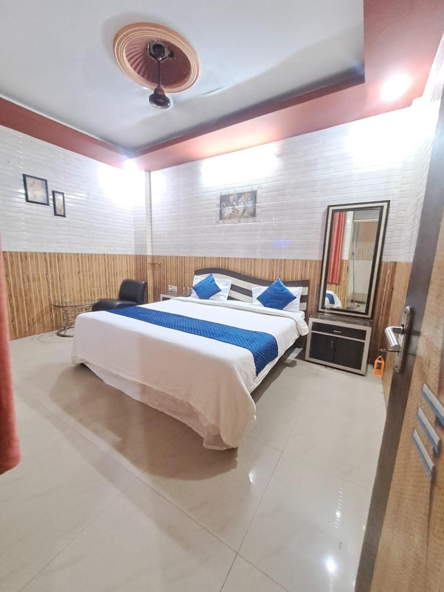Hotel Mangalam Luxuary Near Railway Station - A Luxuary