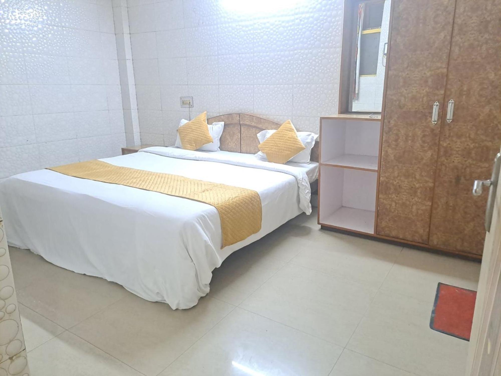 Mangalam Luxuary Near Railway Station - A Luxuary 4*