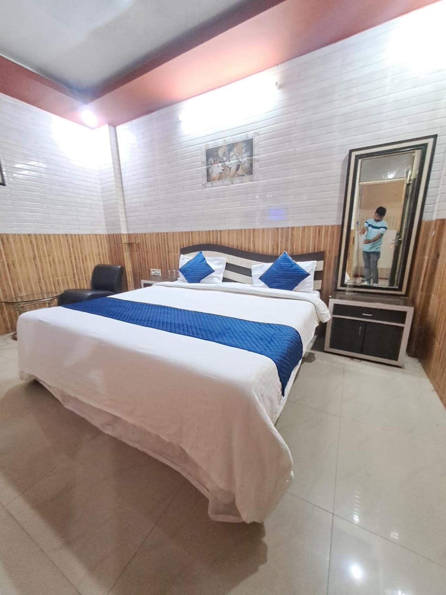 Hotel Mangalam Luxuary Near Railway Station - A Luxuary Lucknow