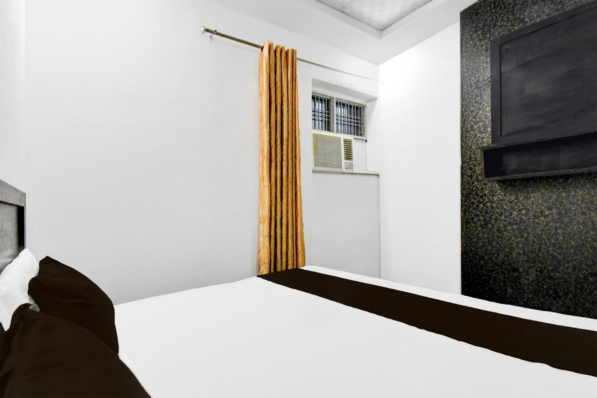 Hotel Super Collection O Vrindavan Yojna Lucknow