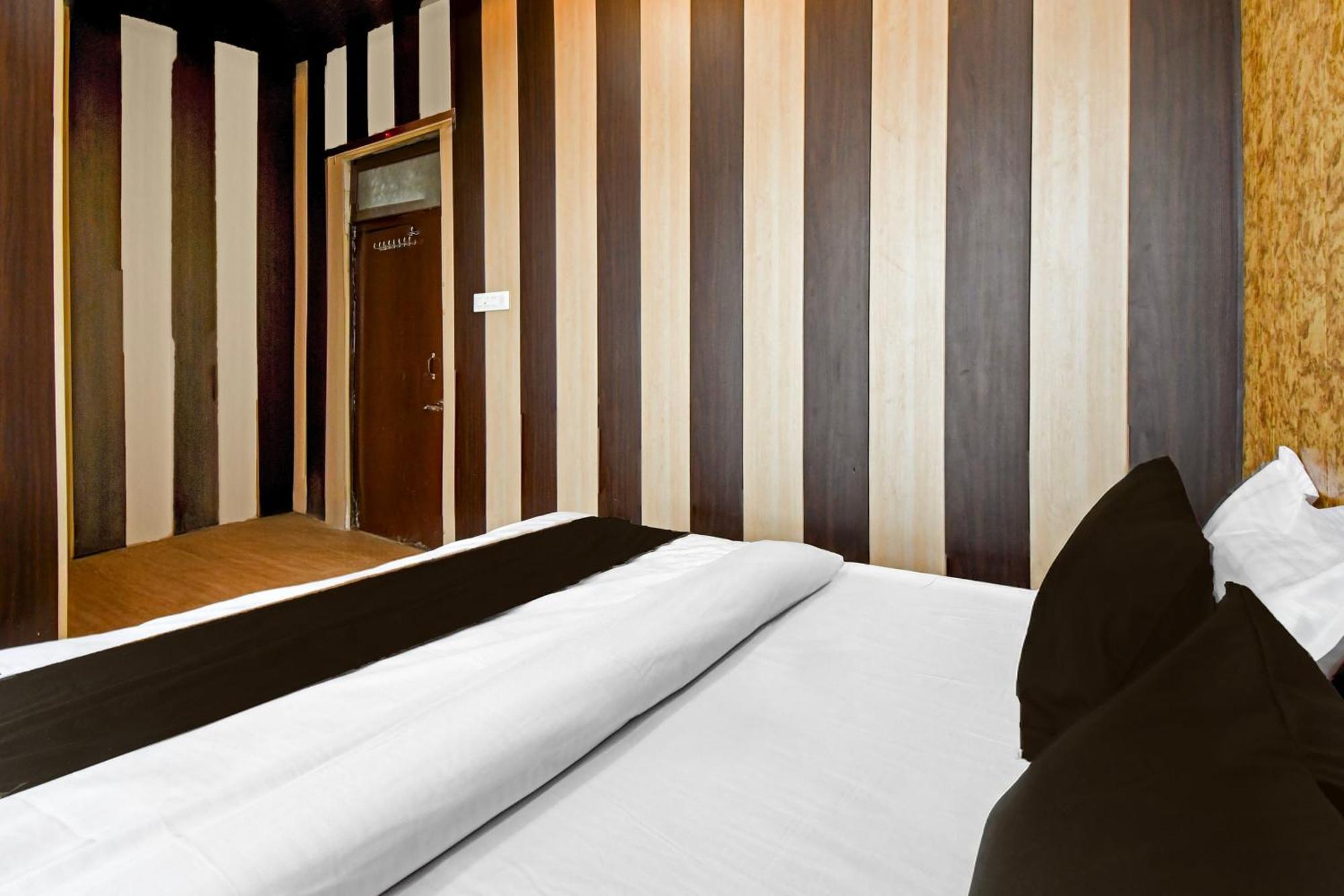 O Triveni Hotel *