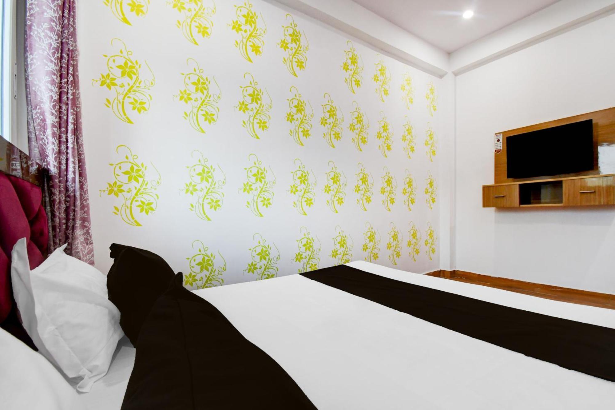 O Shivam And Hotel 3*