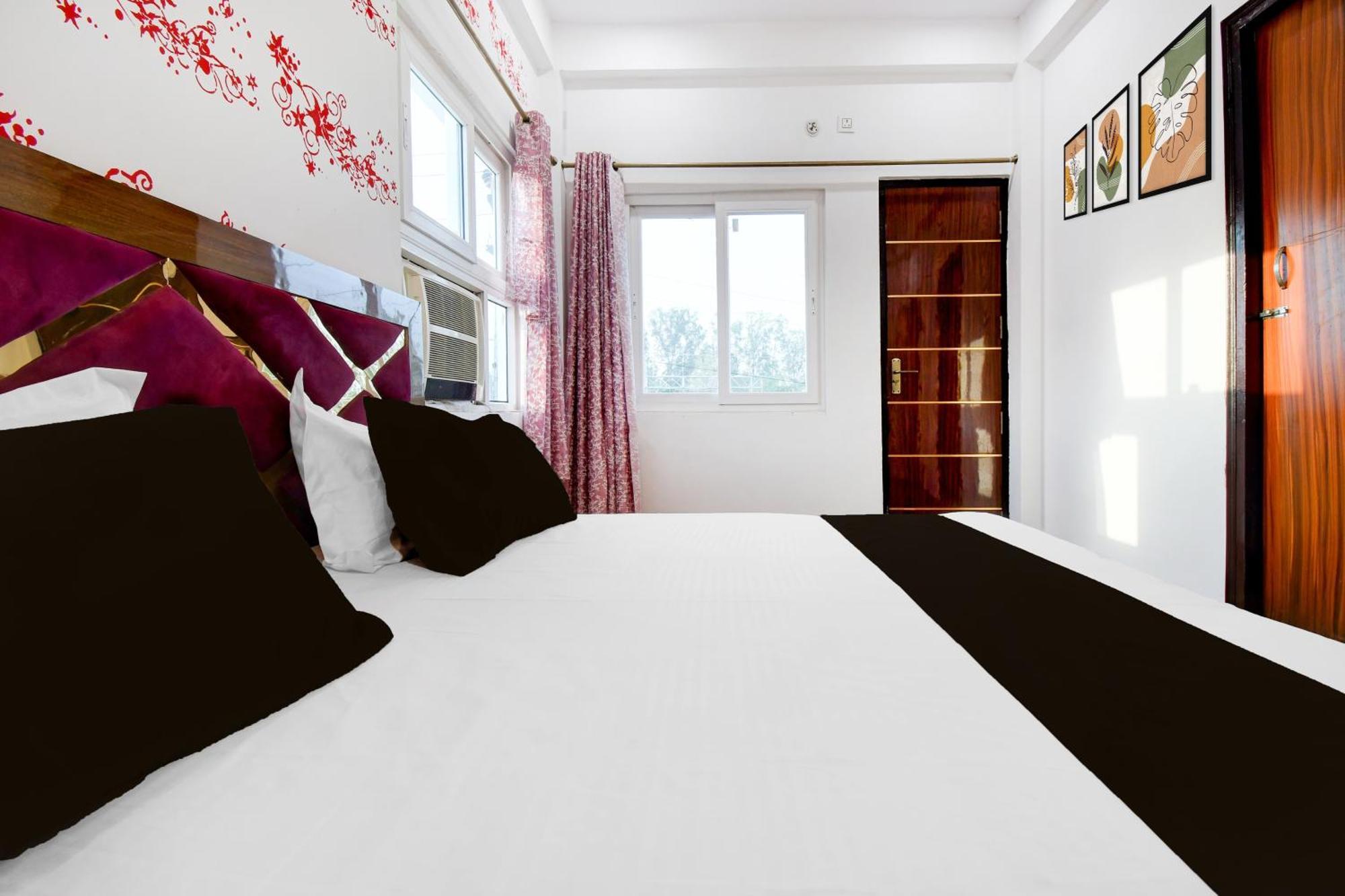 Hotel O Shivam And 3*