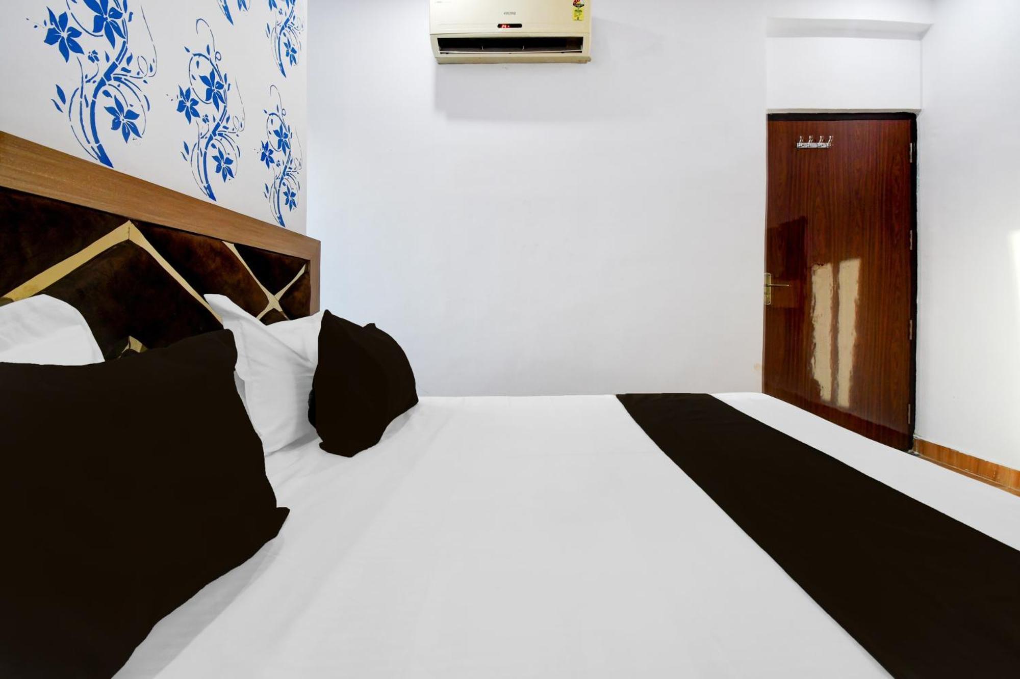 O Shivam And Hotel Lucknow