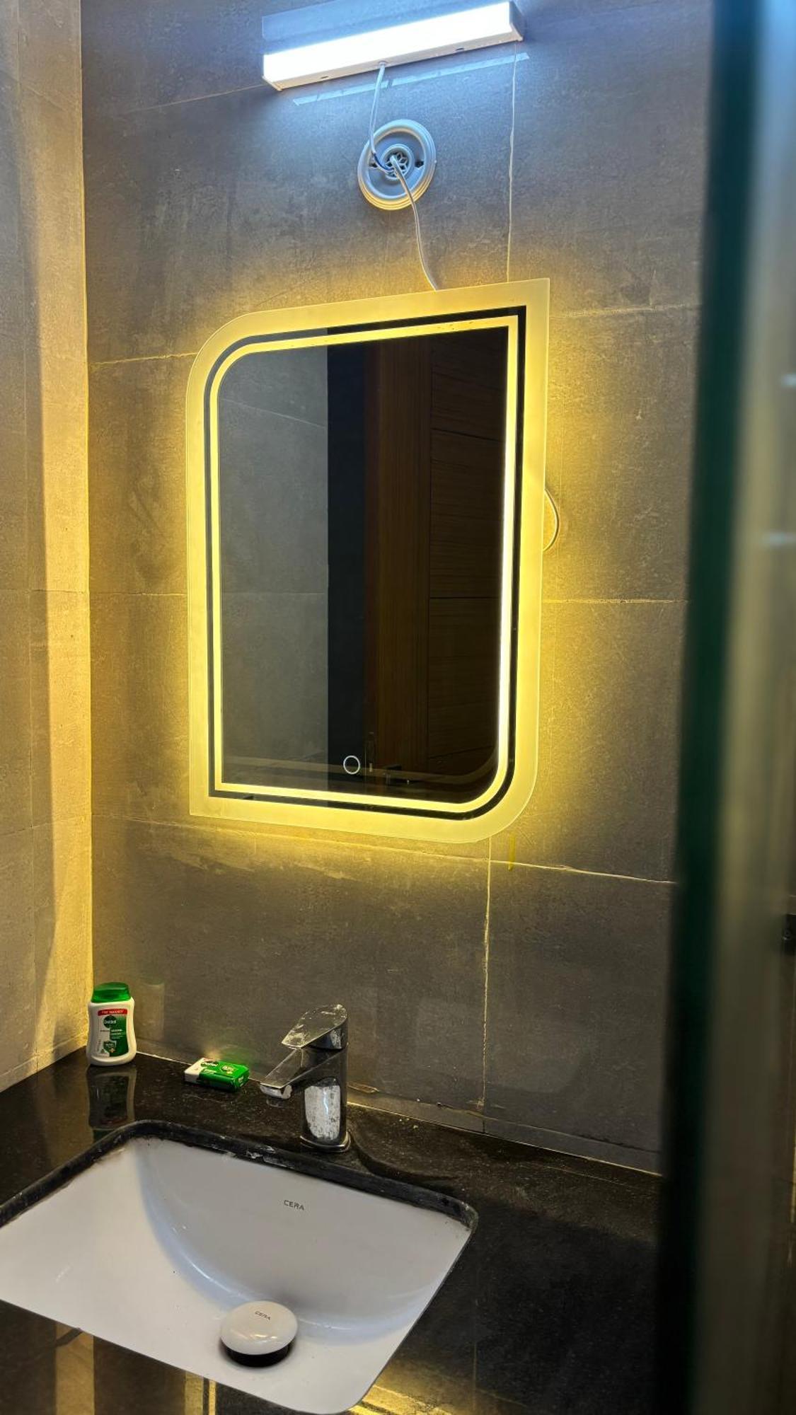 Aura Aparthotel
