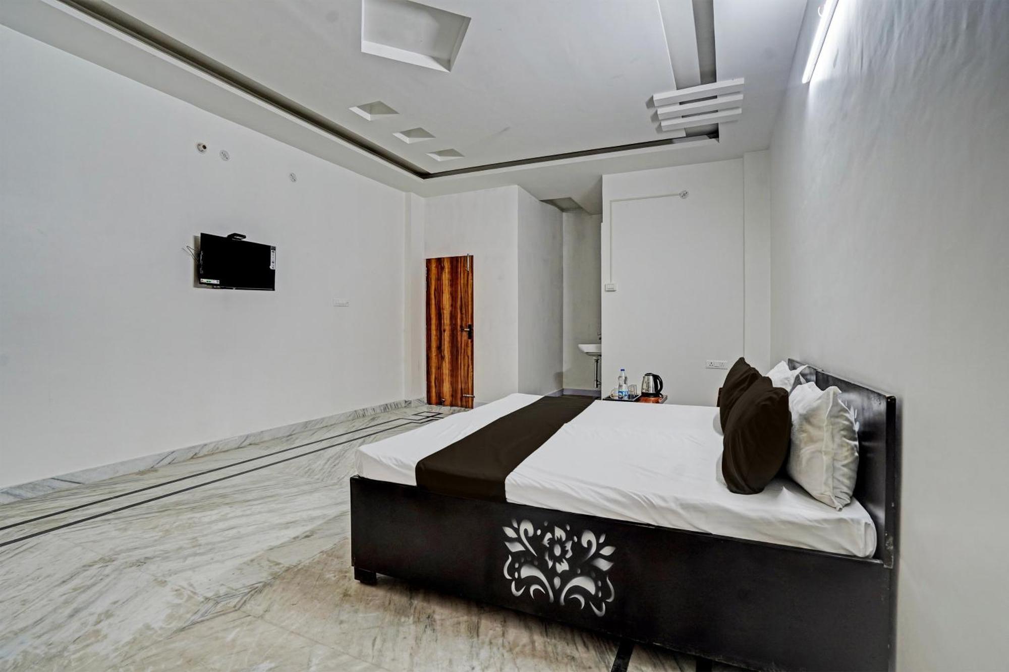 Hotel O Rudra Palace 4*