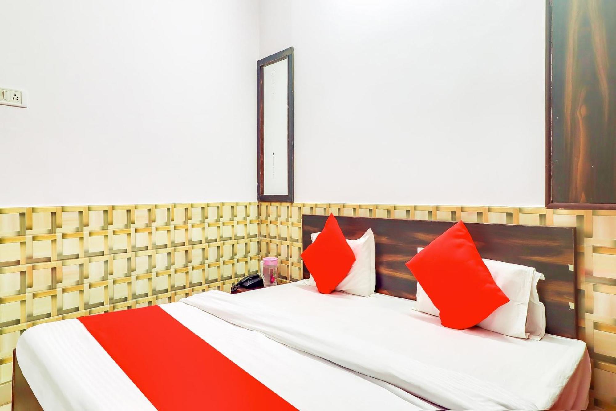 Hotel O Dolphin 3*
