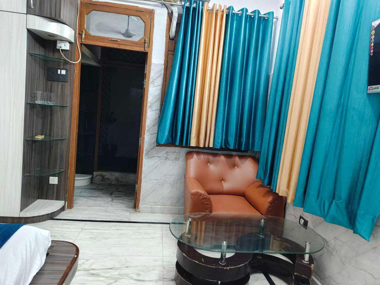 Hotel O Star Lucknow
