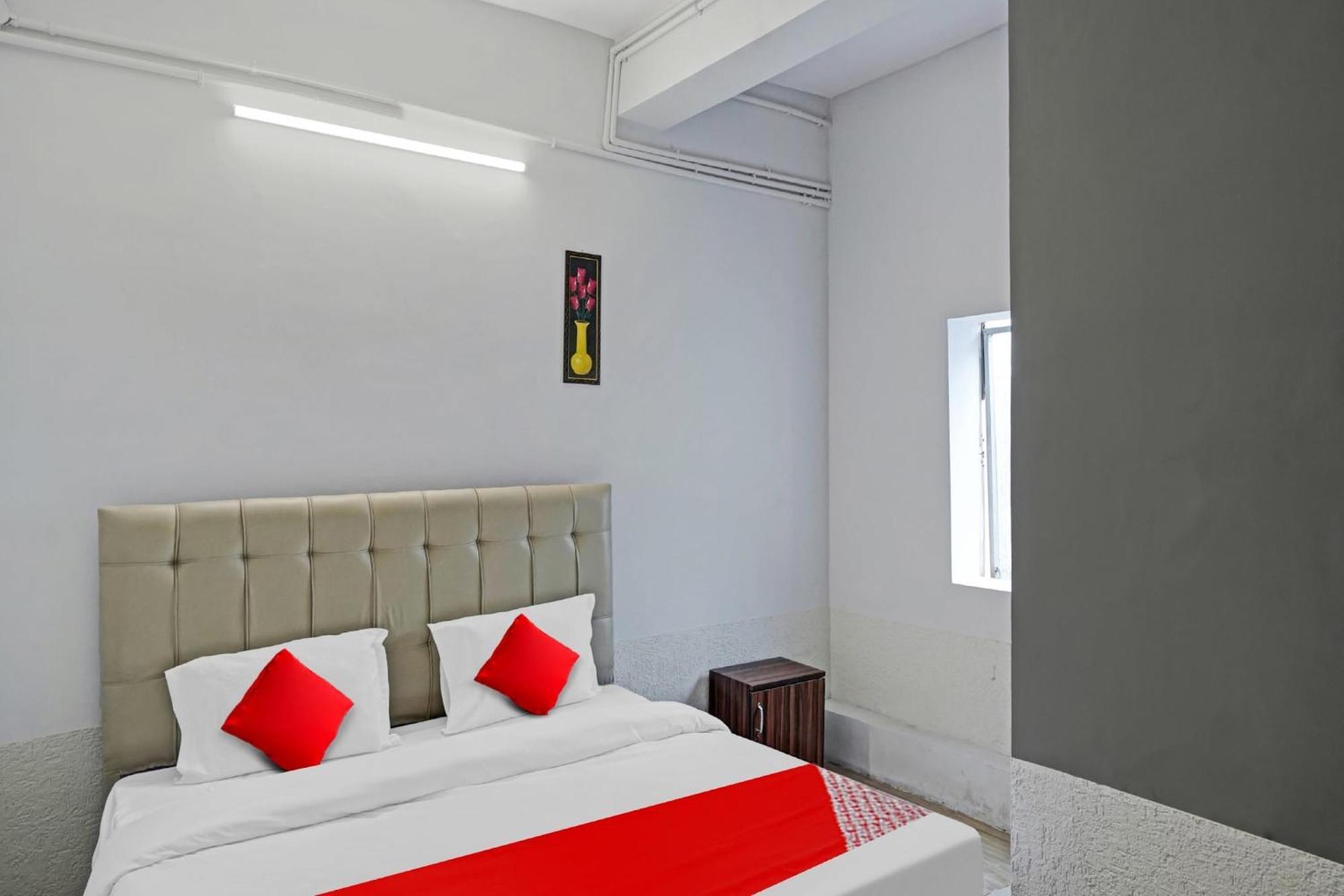 O Mr Crown To Hotel Lucknow