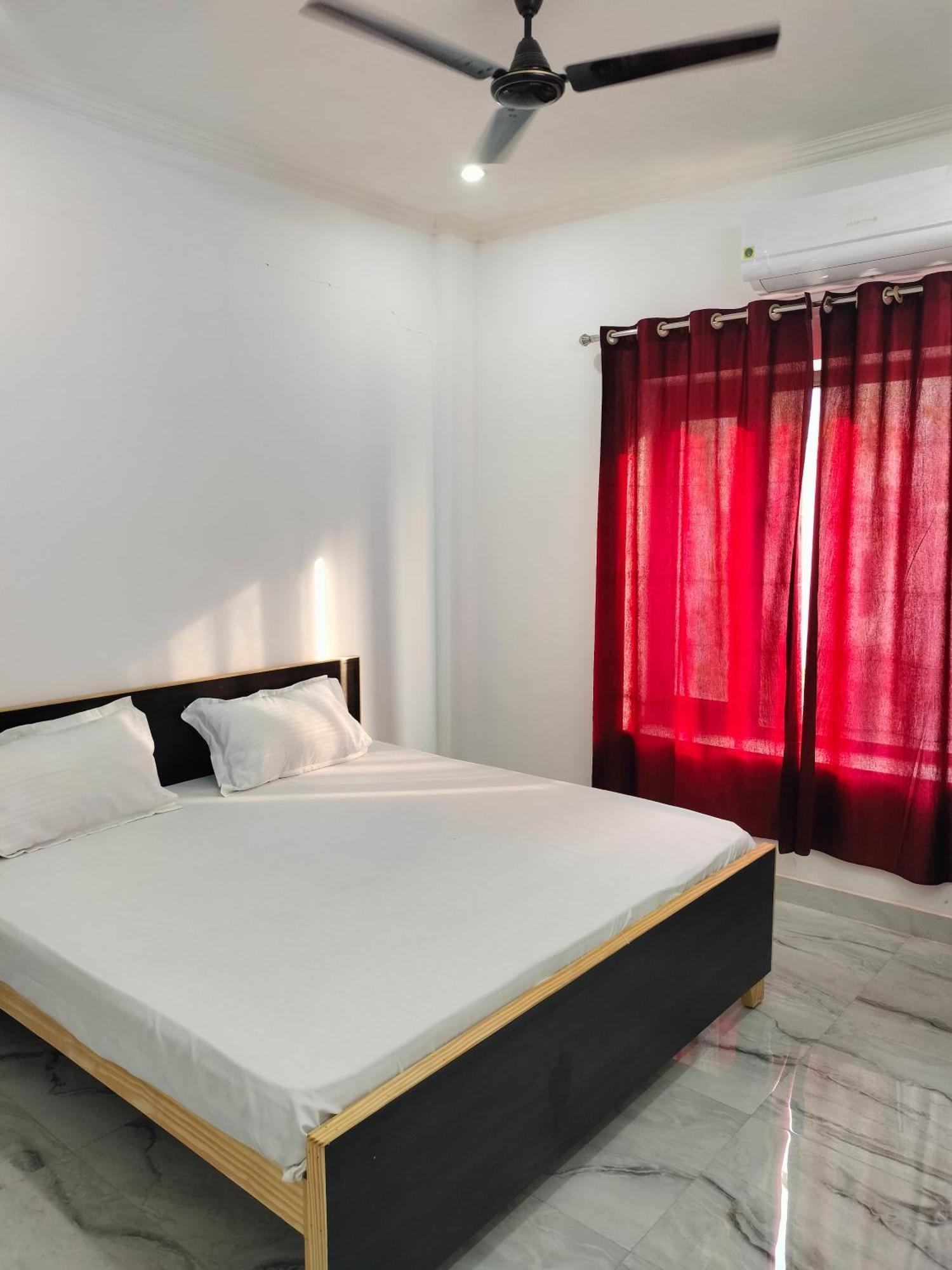 Guest house Ac Room, Near Iim College Lucknow