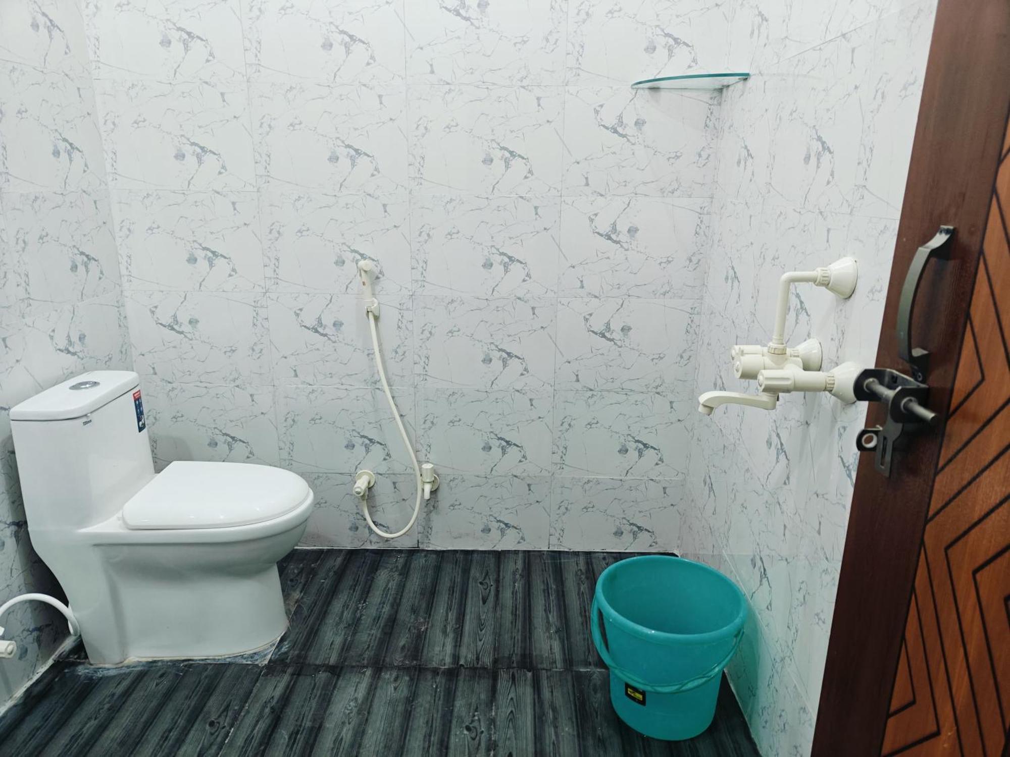 Guest house Ac Room, Near Iim College *