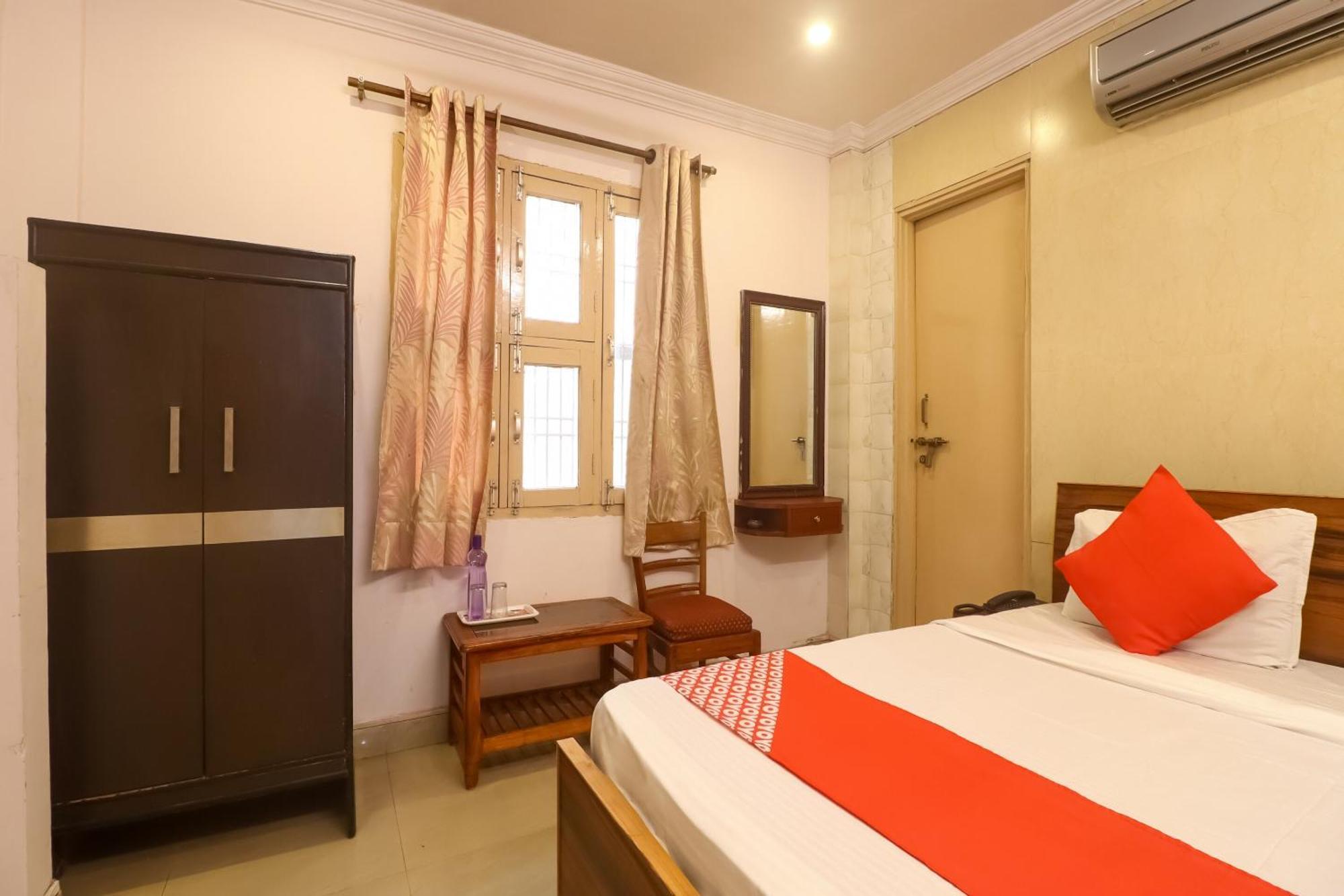 O Maa Arya Hotel