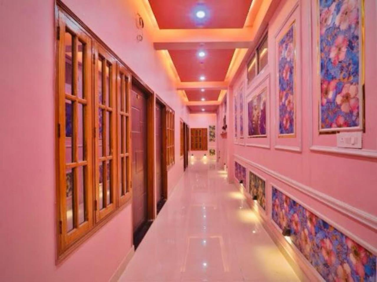Airport View Hotel 5*