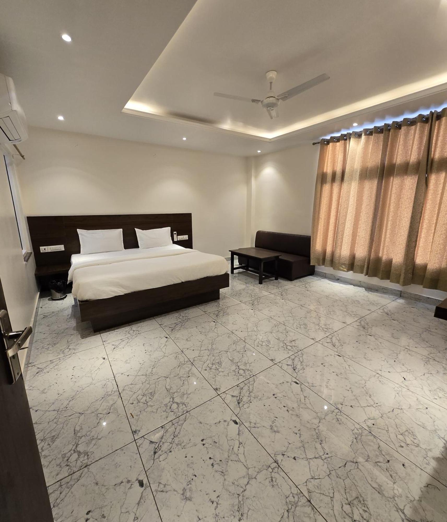 Hotel Airport 5*