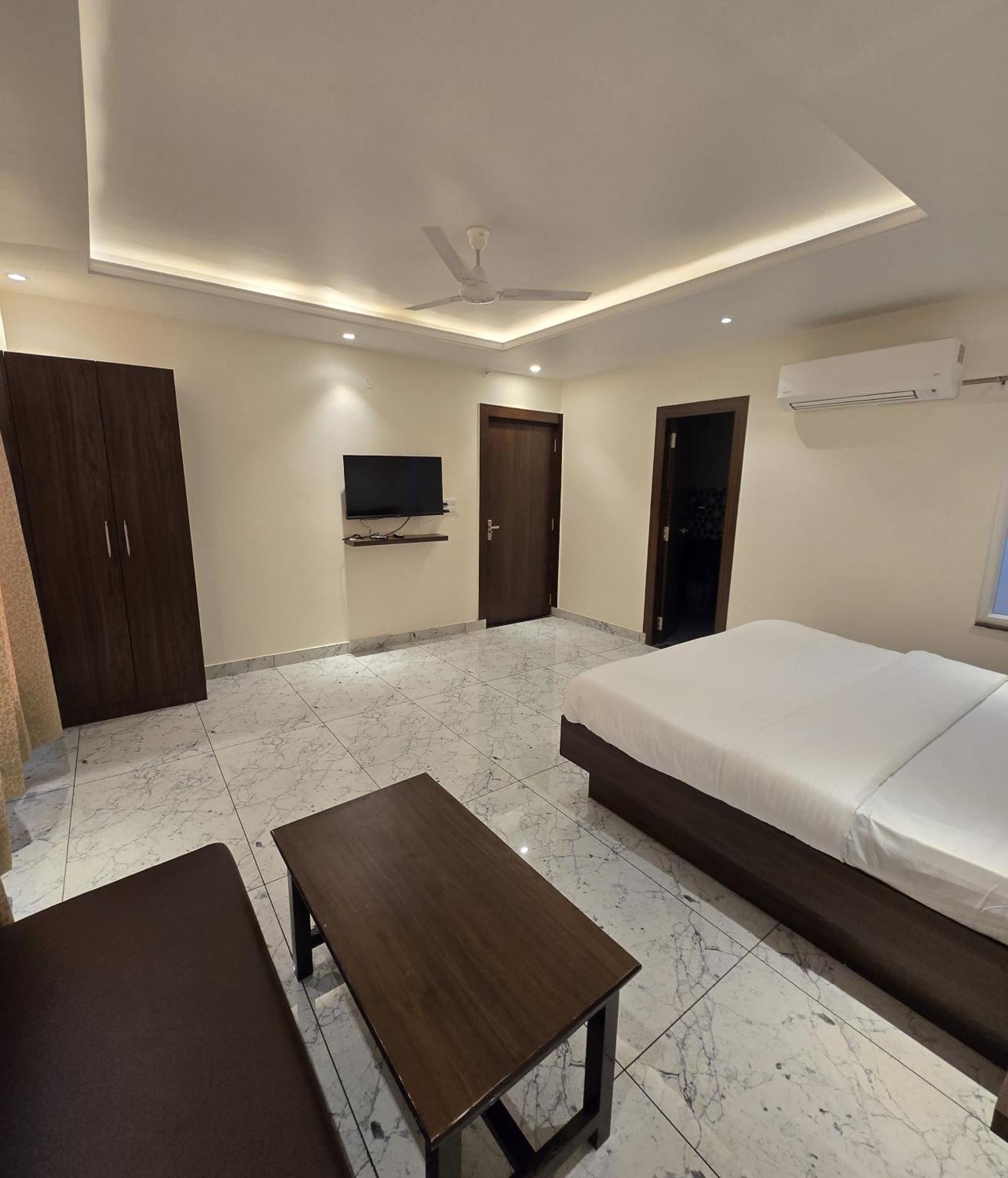 Airport Hotel