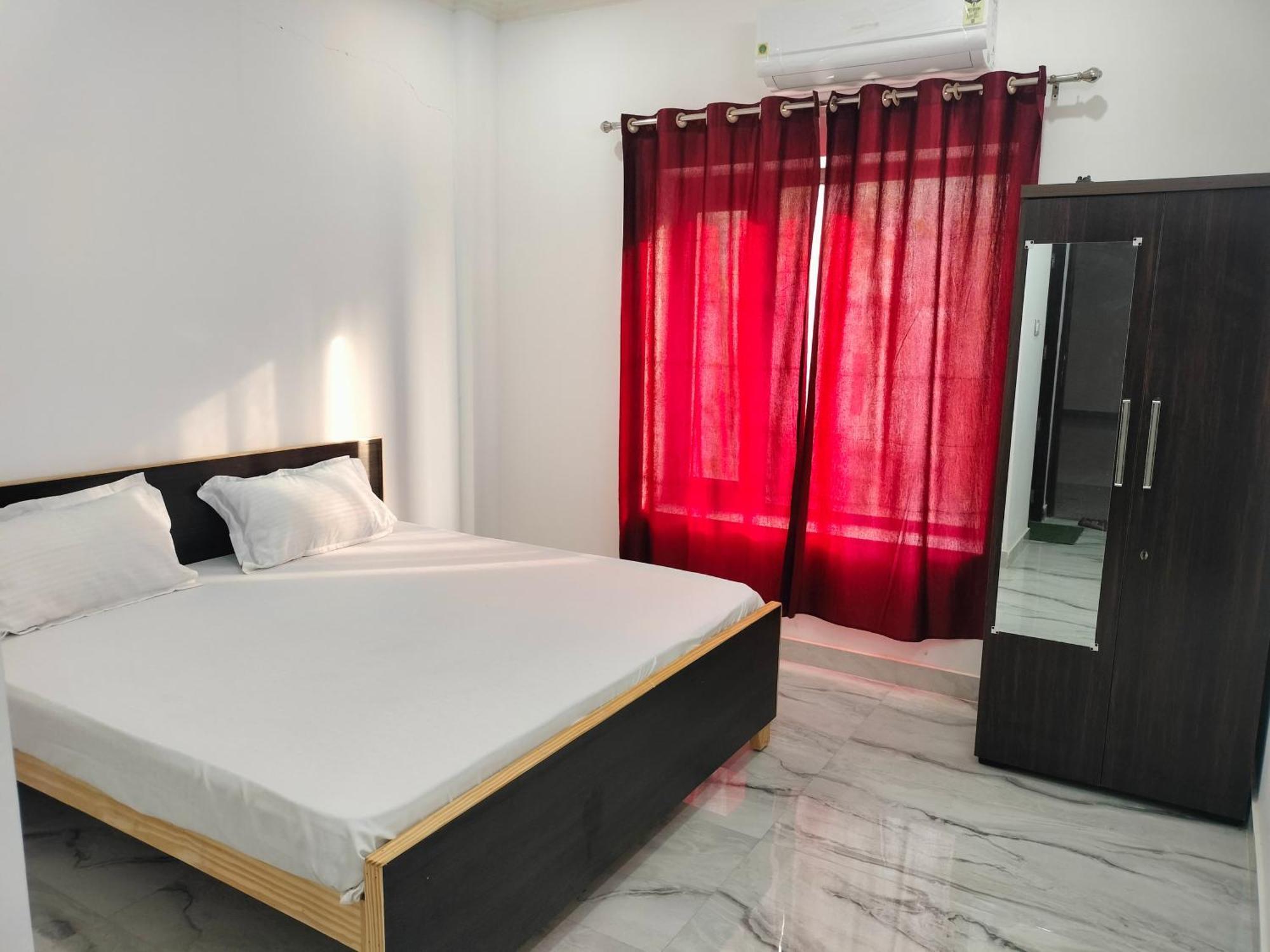 Guest house Luxury Near Iim College