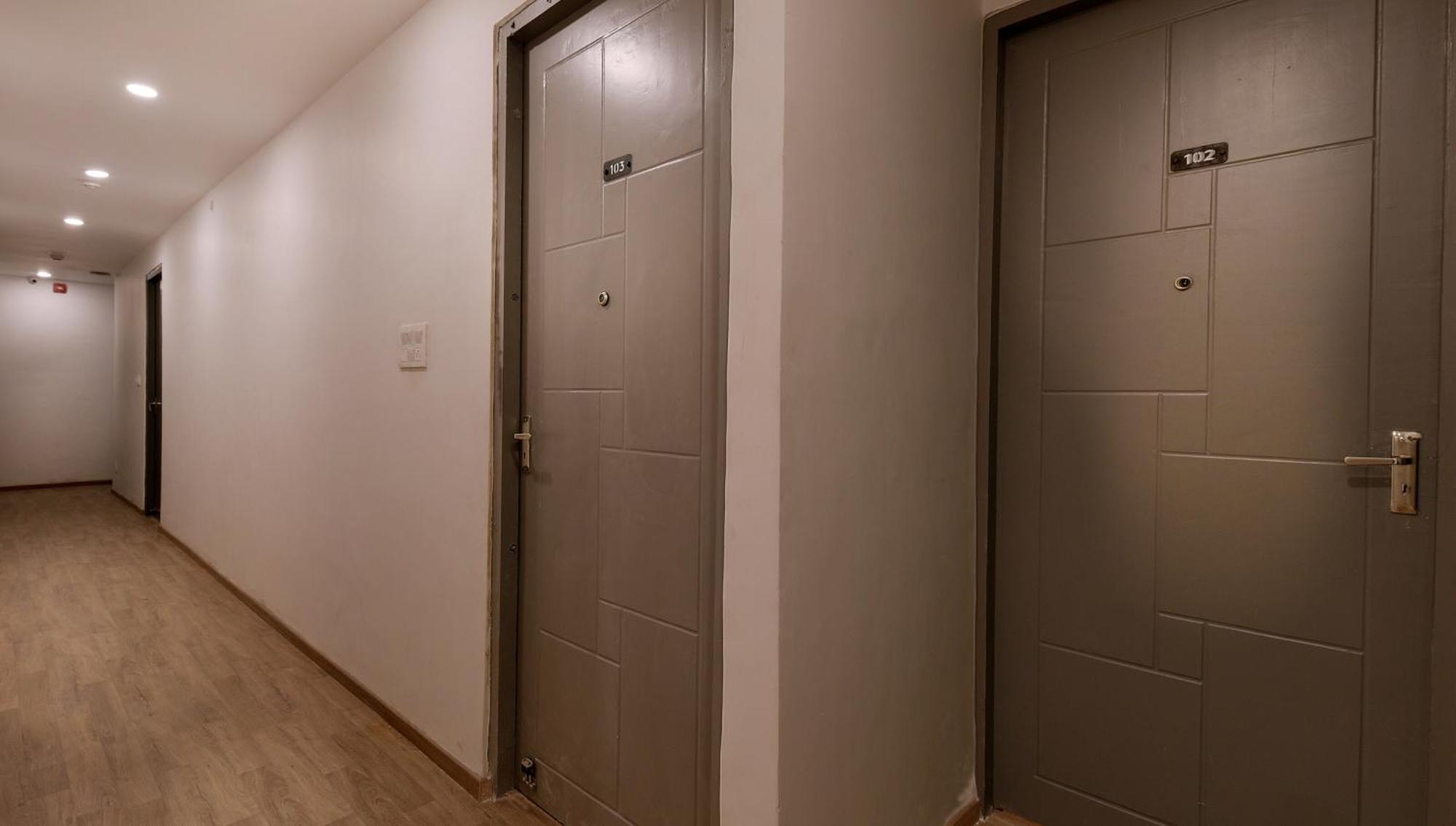 Super Townhouse 244 Munshipuliya
