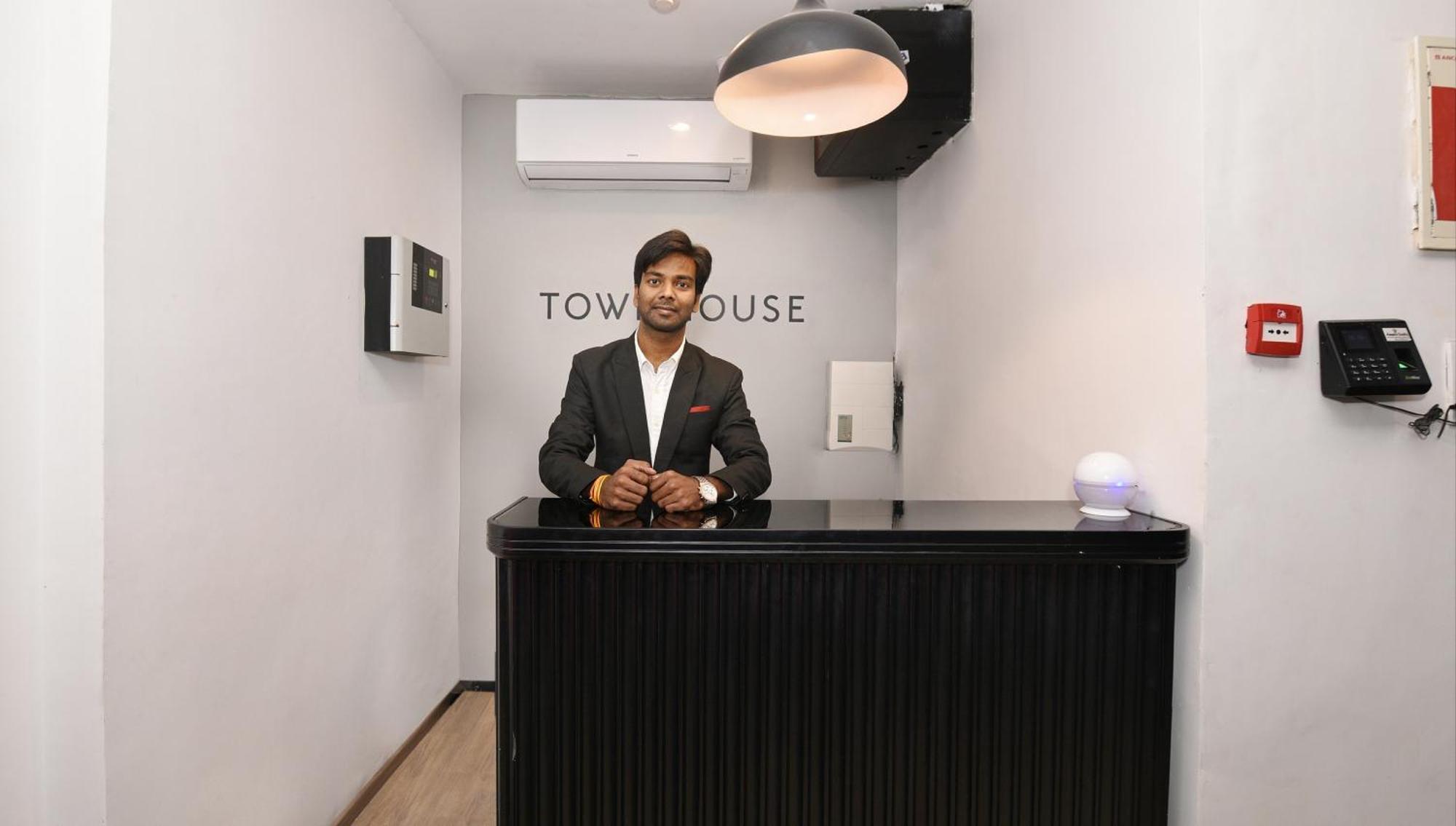 Hotel Super Townhouse 244 Munshipuliya 4*