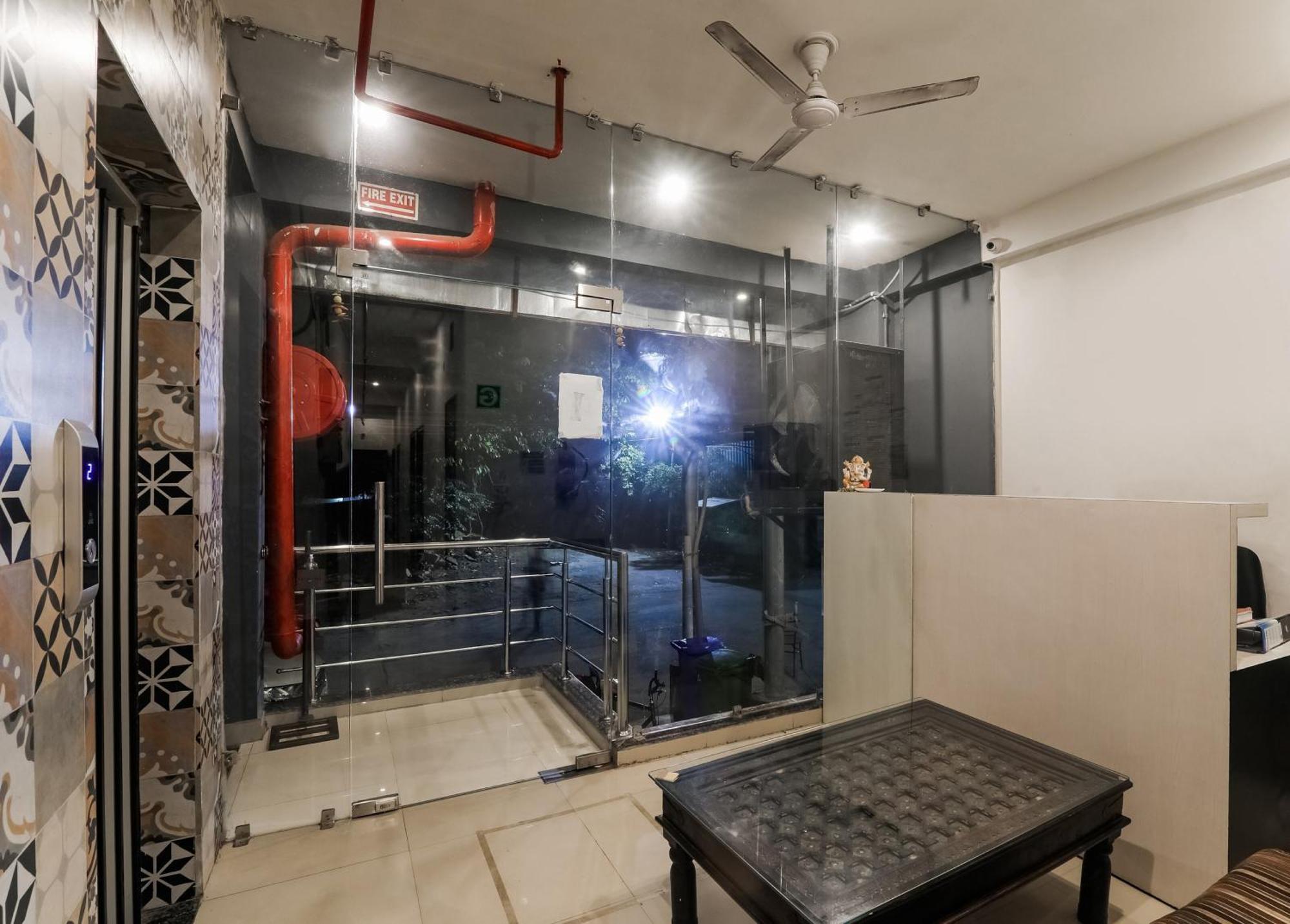 Collection O Insight Near Gomti Riverfront Park Lucknow