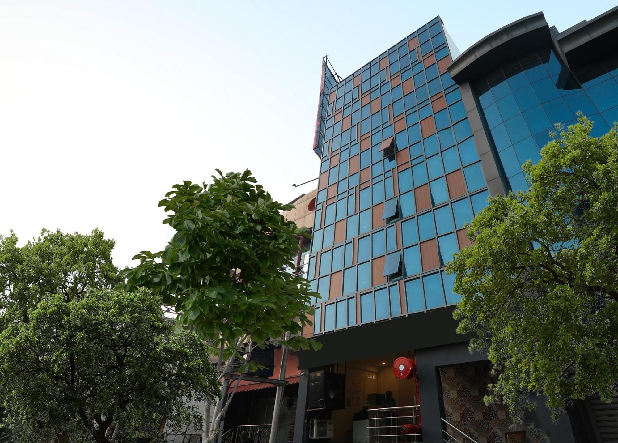 Collection O Insight Near Gomti Riverfront Park Hotel Lucknow