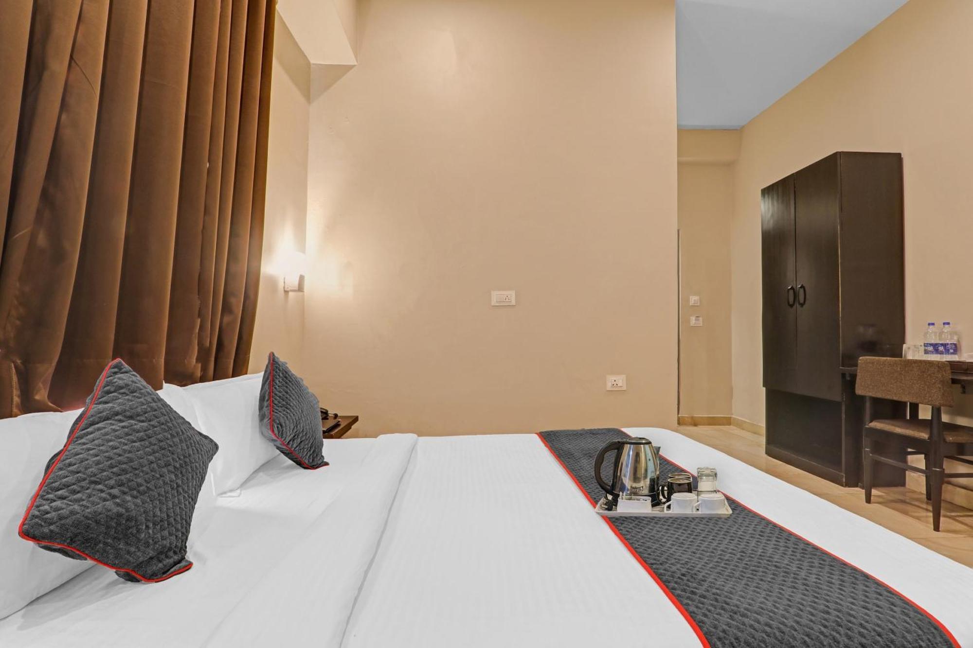 Super Townhouse Amaraa Near Phoenix Palassio Lucknow