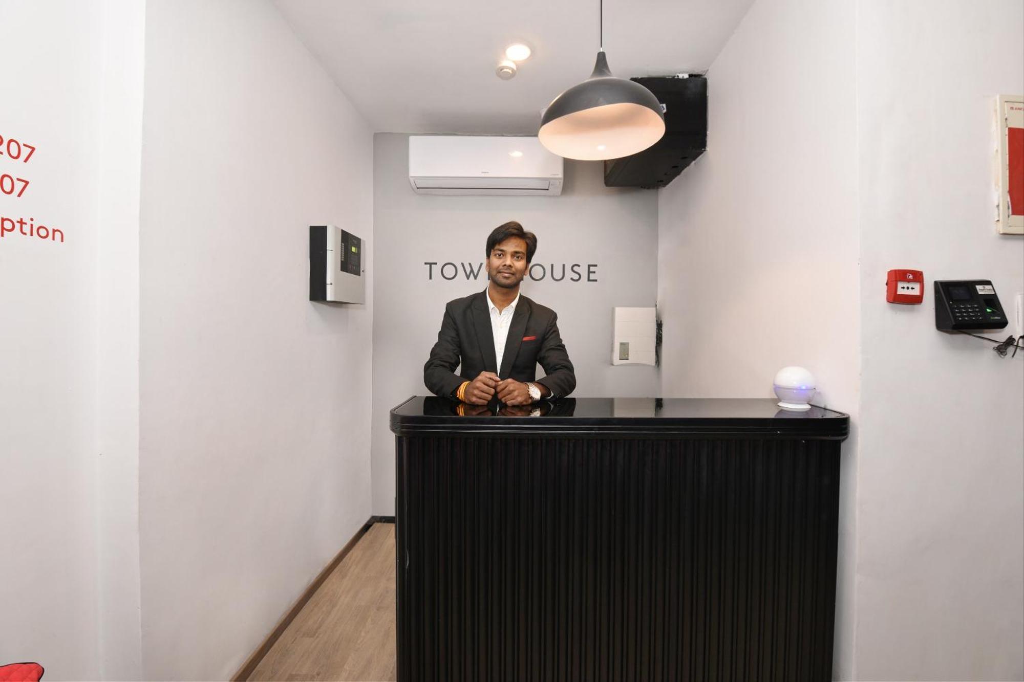 Super Townhouse 244 Munshipuliya Hotel