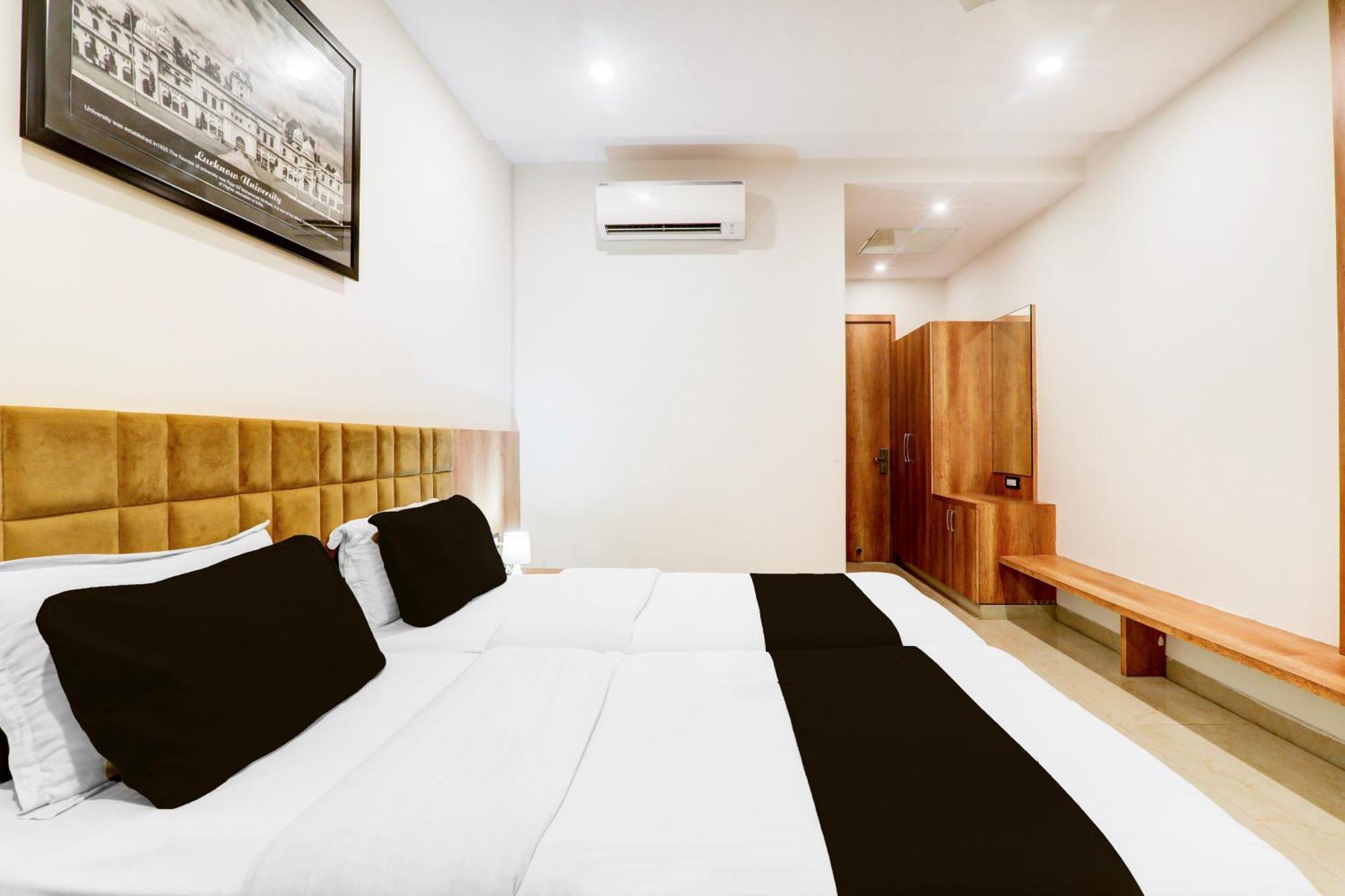 Super Townhouse The Nawab And Banquet Lucknow