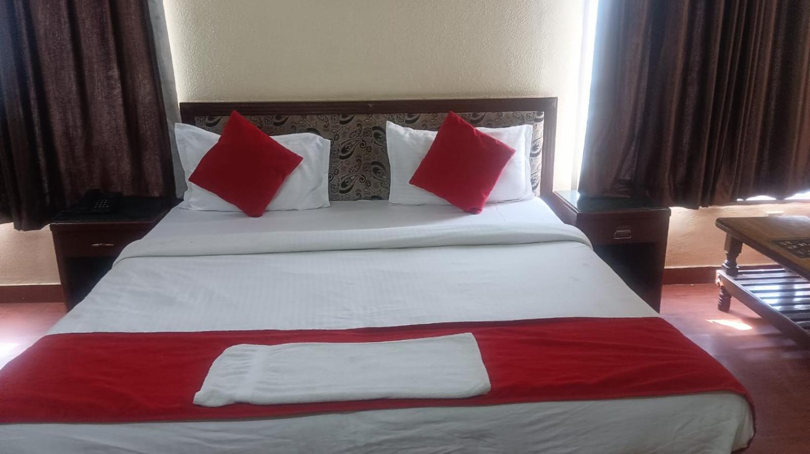 Hotel Simla Palace 3*