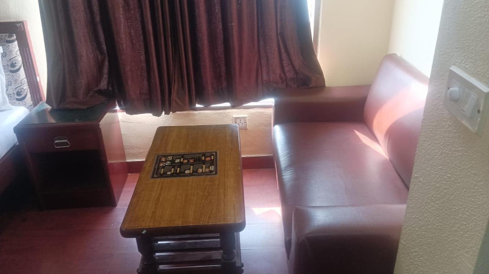 Hotel Simla Palace Lucknow