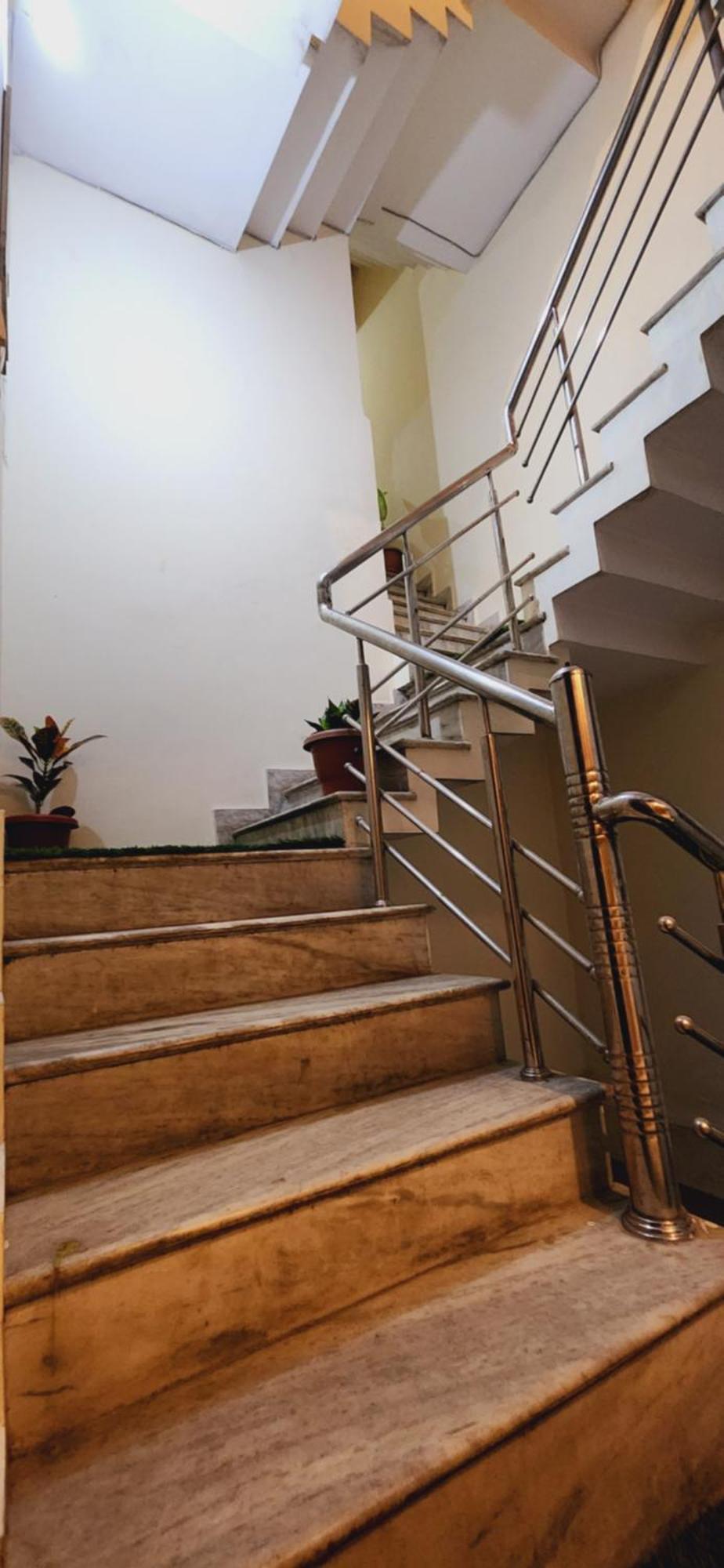 Hotel Prisha Inn Lucknow