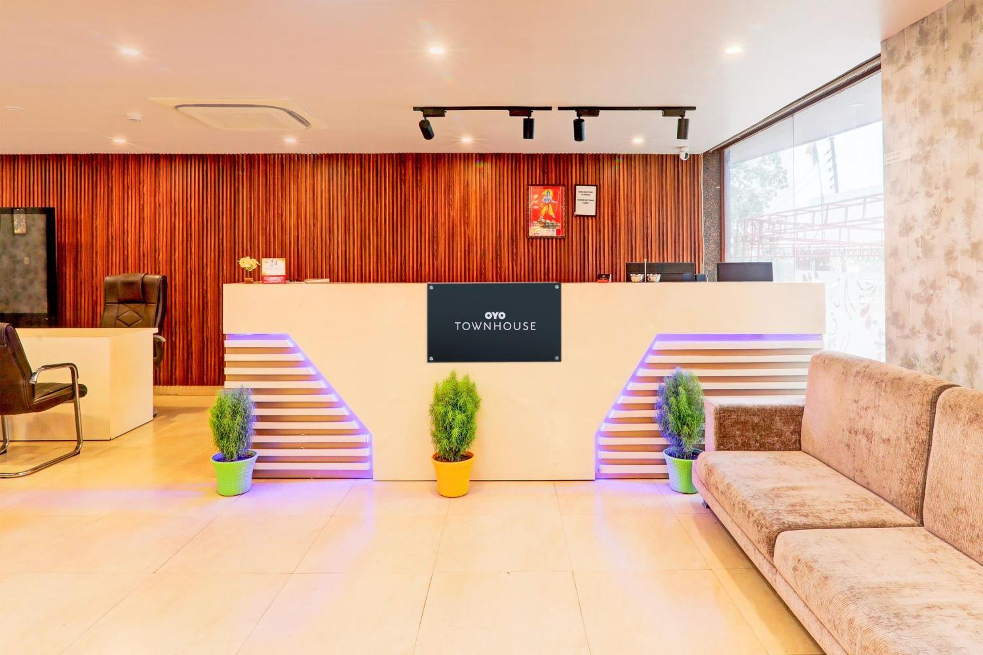 Townhouse Sakura Hotel