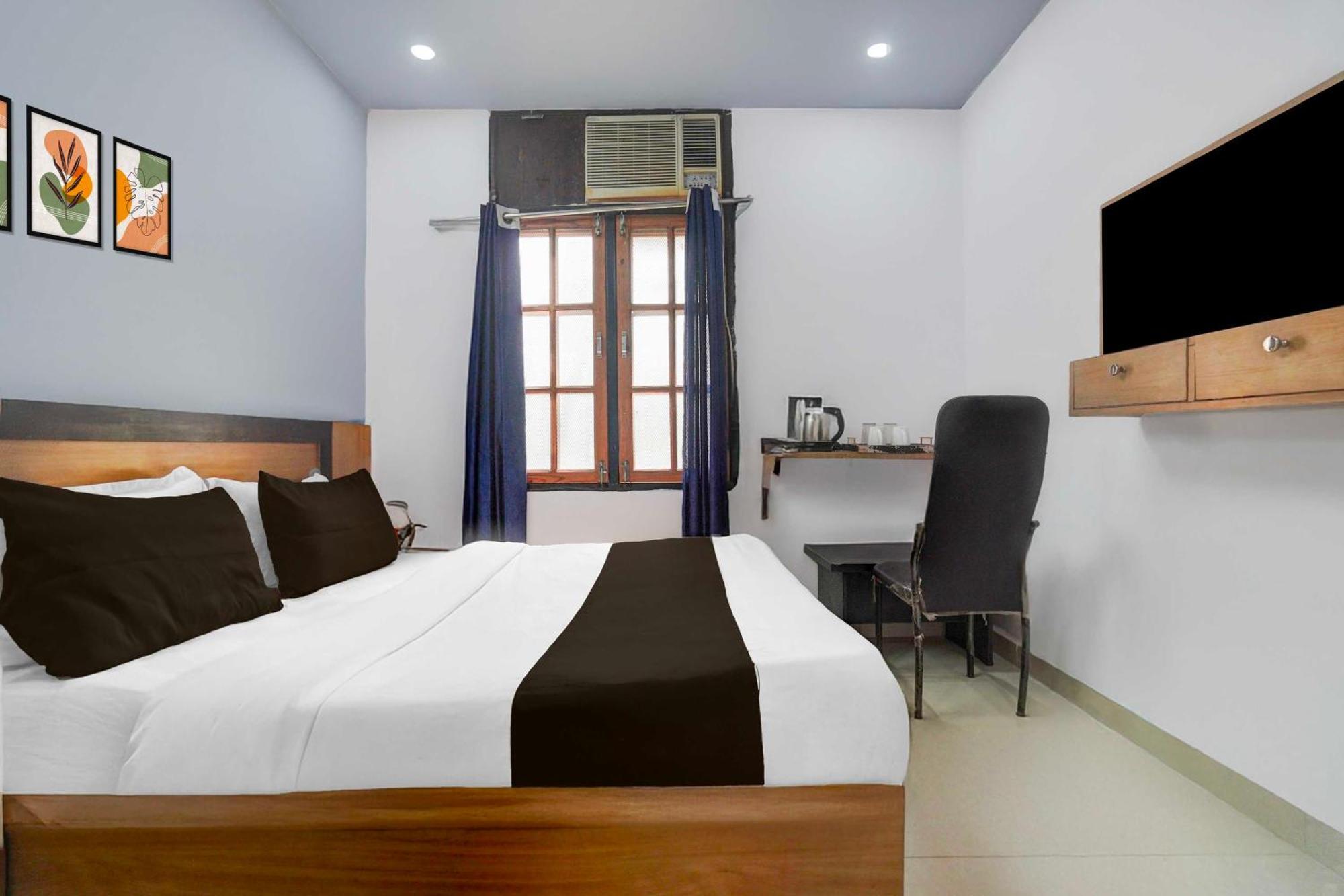 Collection O Gomti Nagar Near Amity Hotel