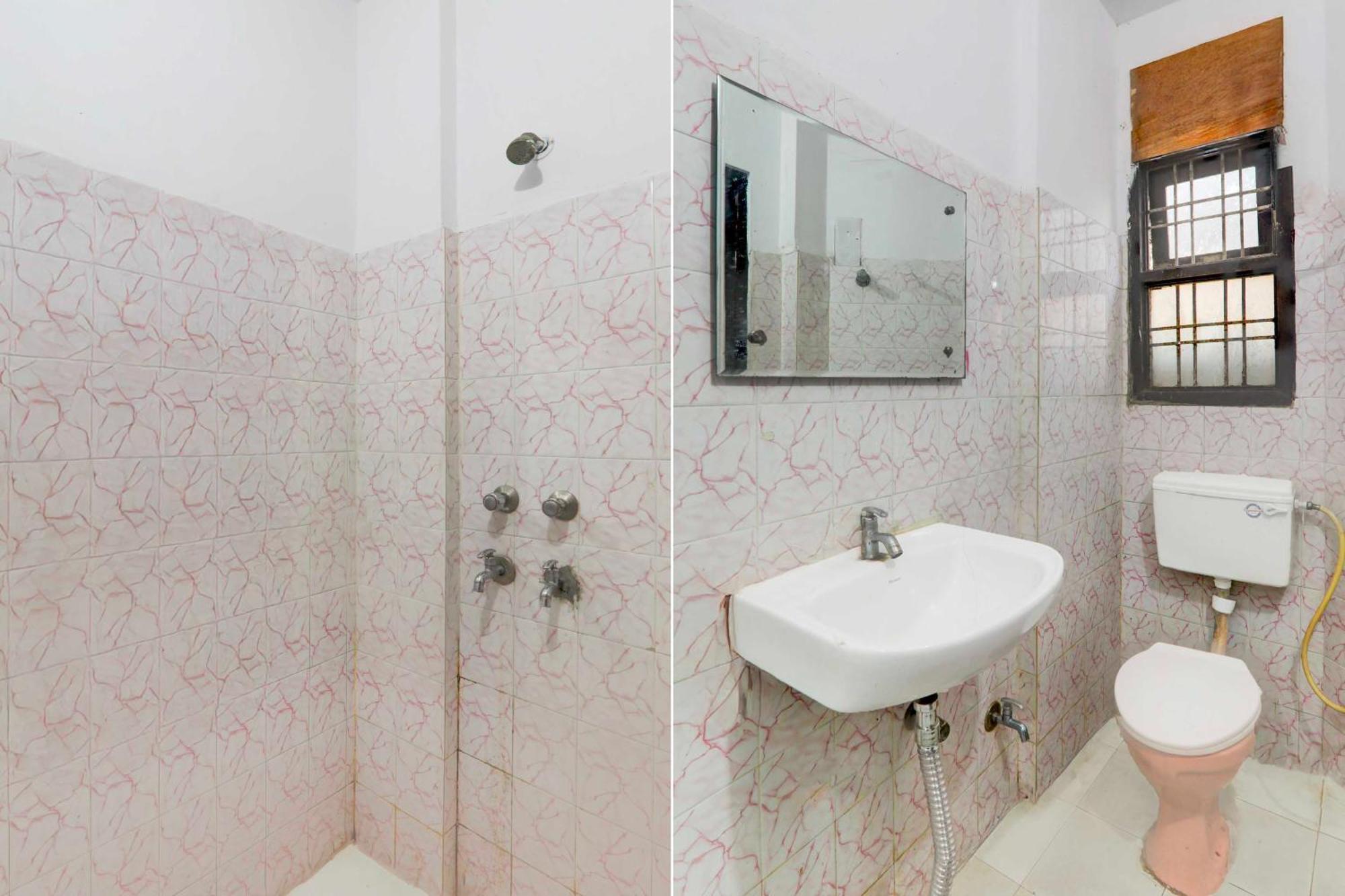 Hotel Collection O Insaf Nagar Munshipuliya