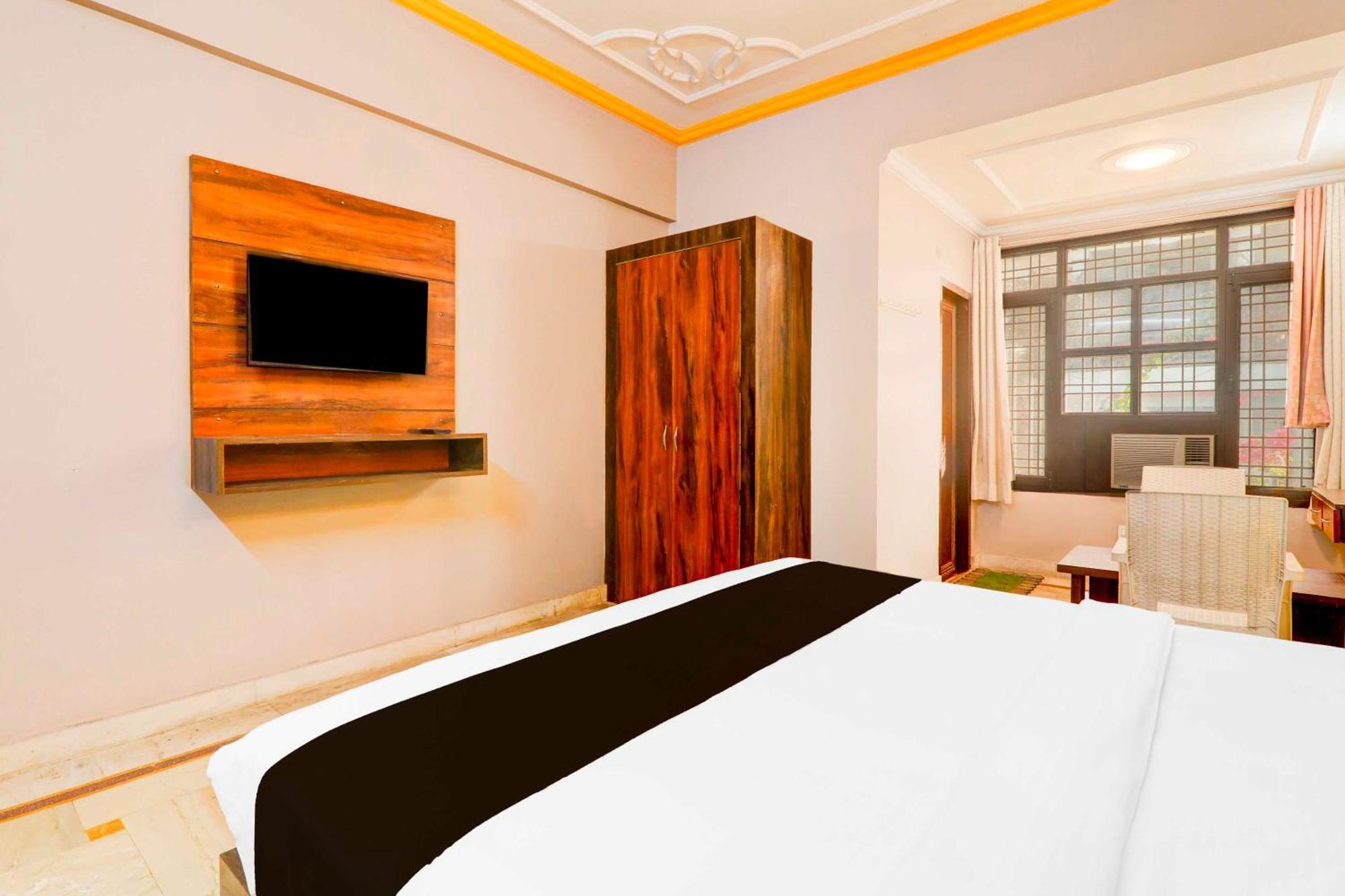 Hotel Collection O Insaf Nagar Munshipuliya