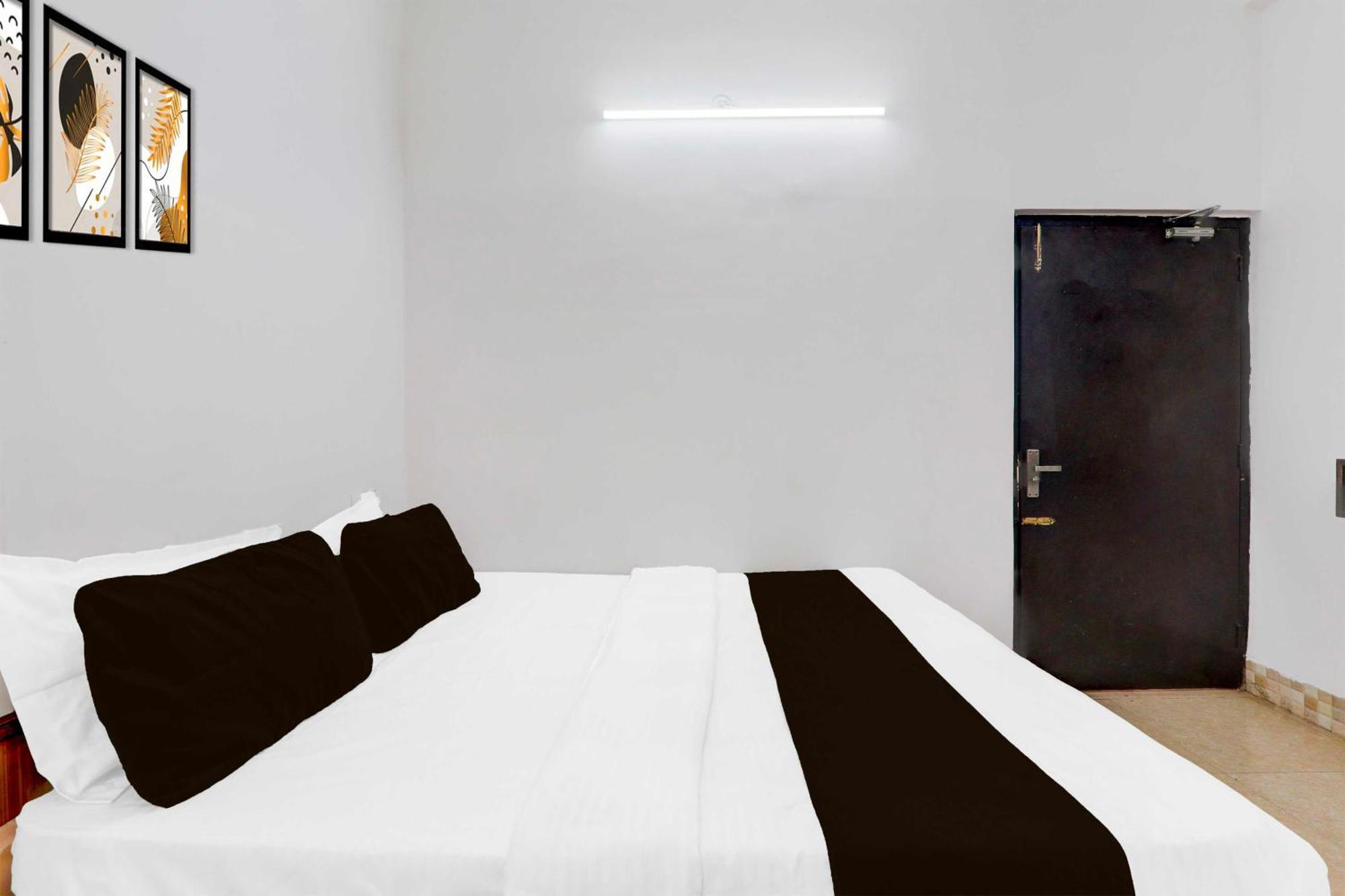 Hotel Collection O Insaf Nagar Munshipuliya