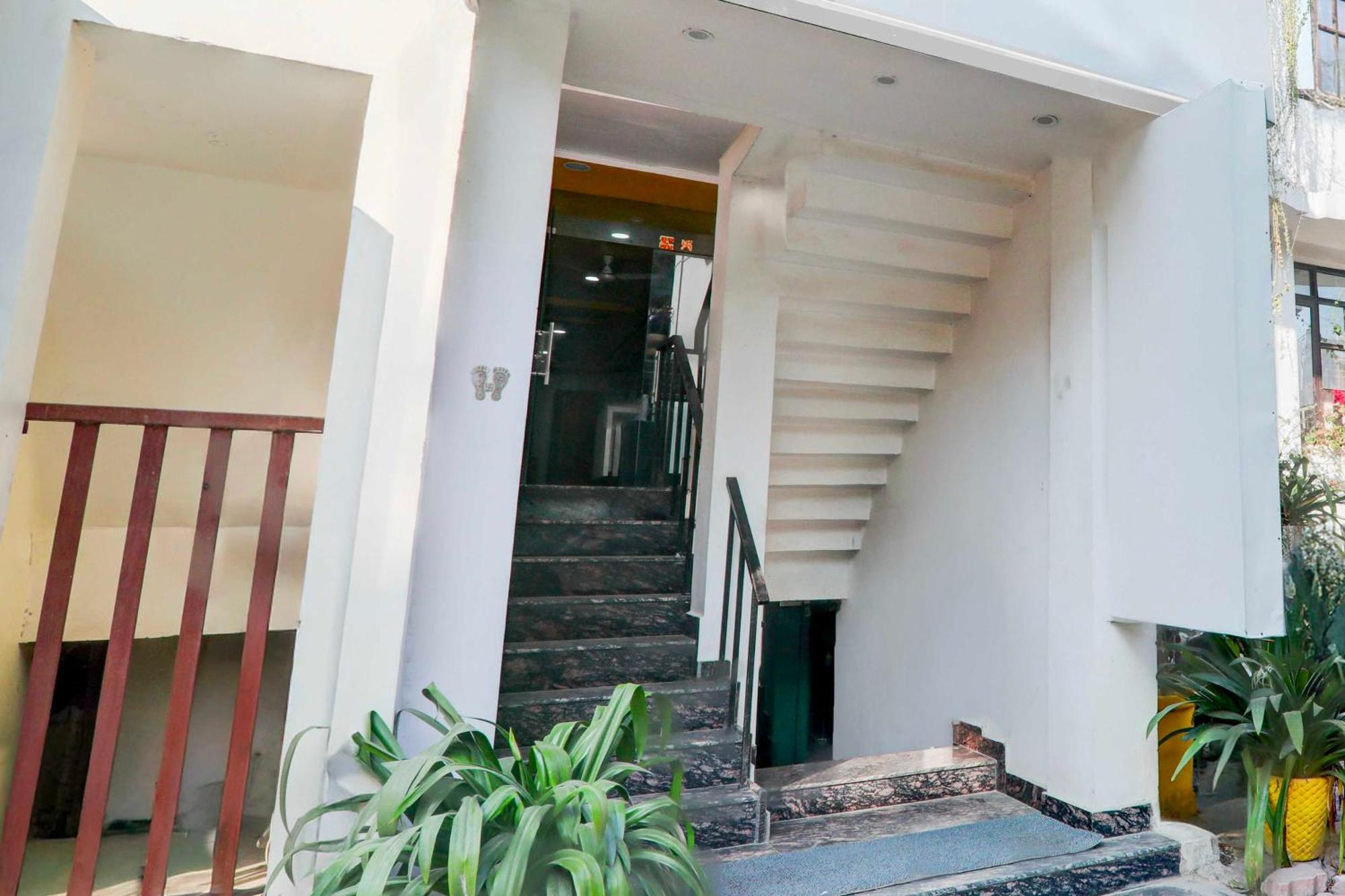 Collection O Insaf Nagar Munshipuliya 3* Lucknow