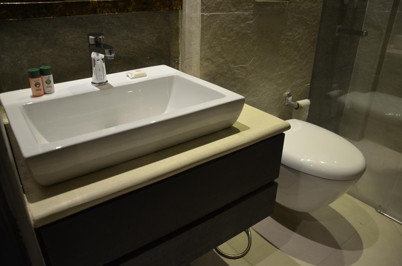 Oyo 1358 Hotel Crossroad 3*