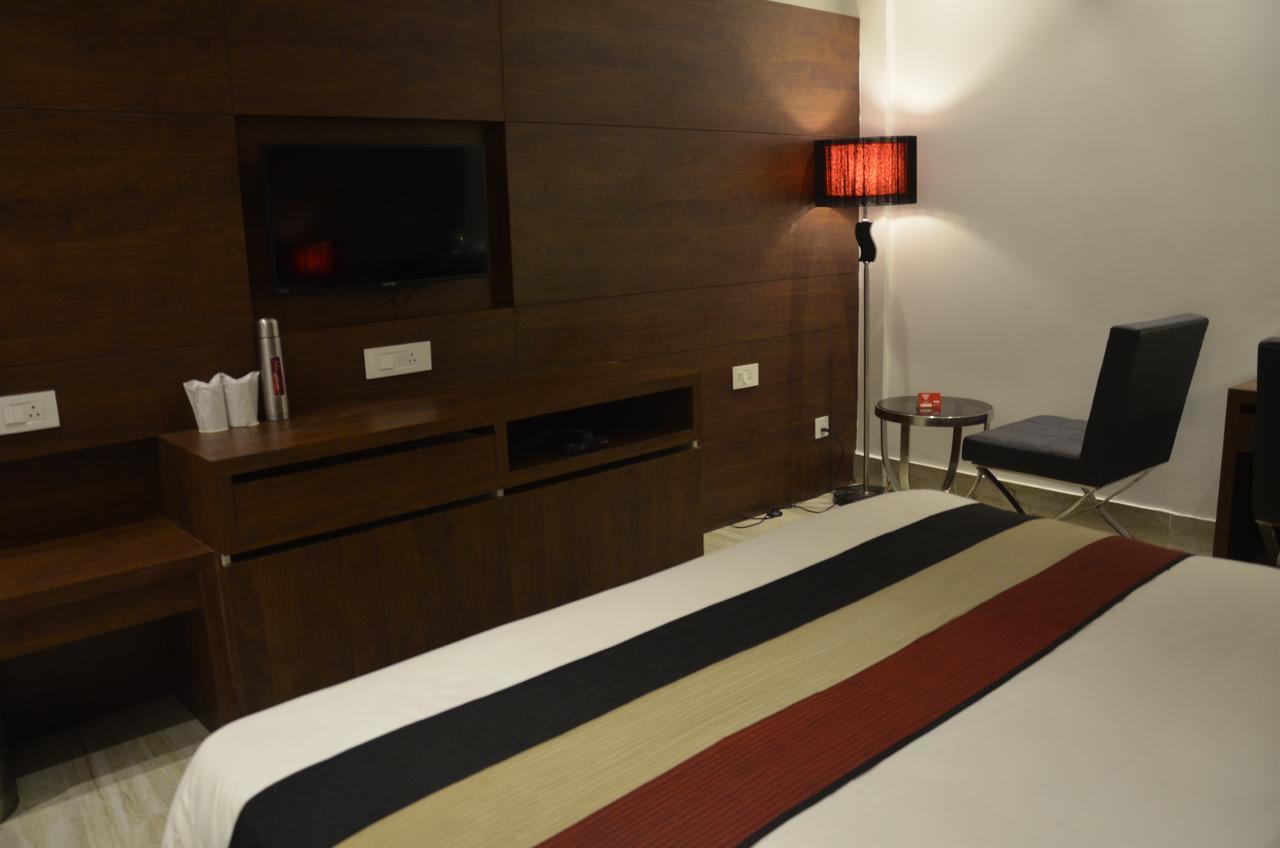 Oyo 1358 Hotel Crossroad