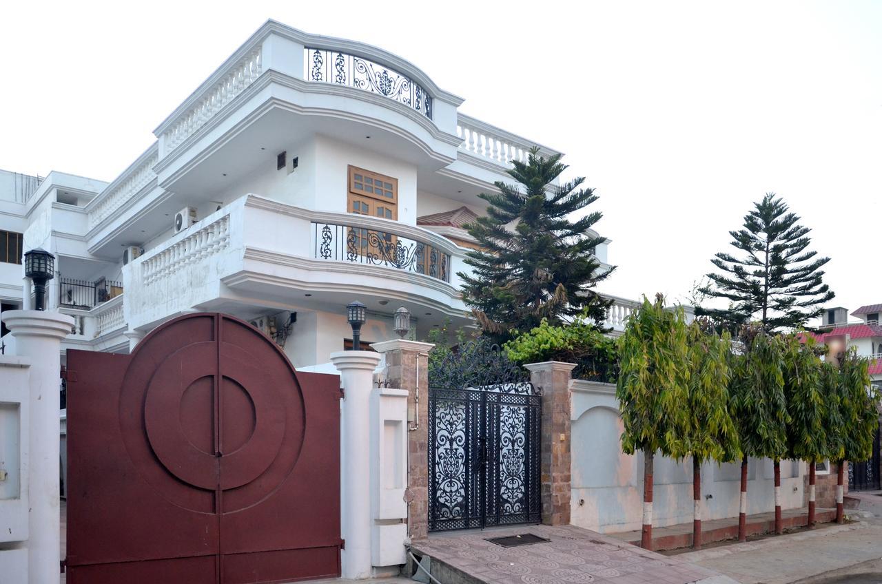 Oyo 5634 Ivy - Manoj Pandey Chowk Hotel