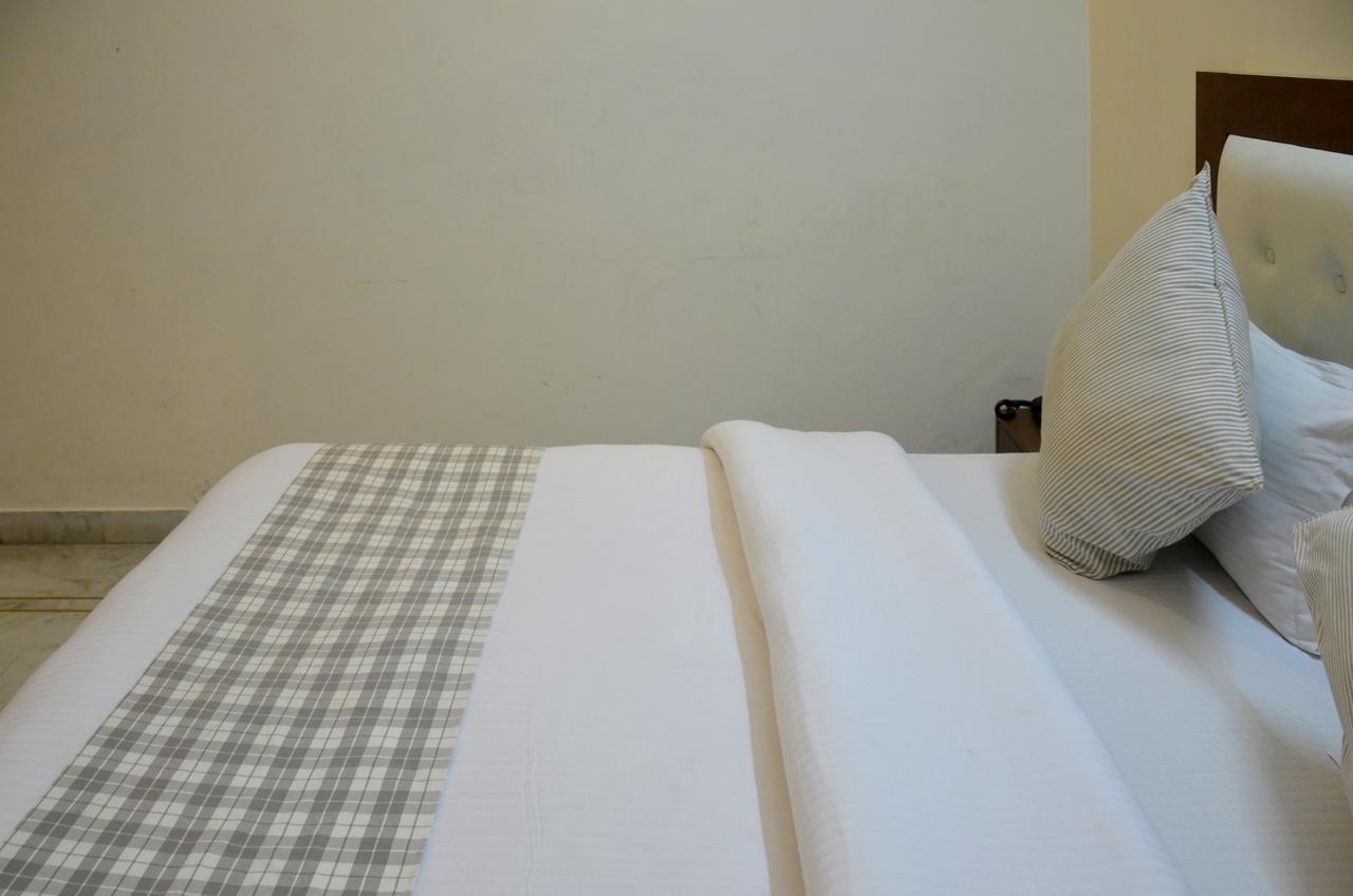 Hotel Oyo 5634 Ivy - Manoj Pandey Chowk Lucknow