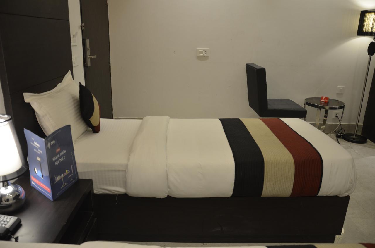 Oyo 1358 Hotel Crossroad 3*