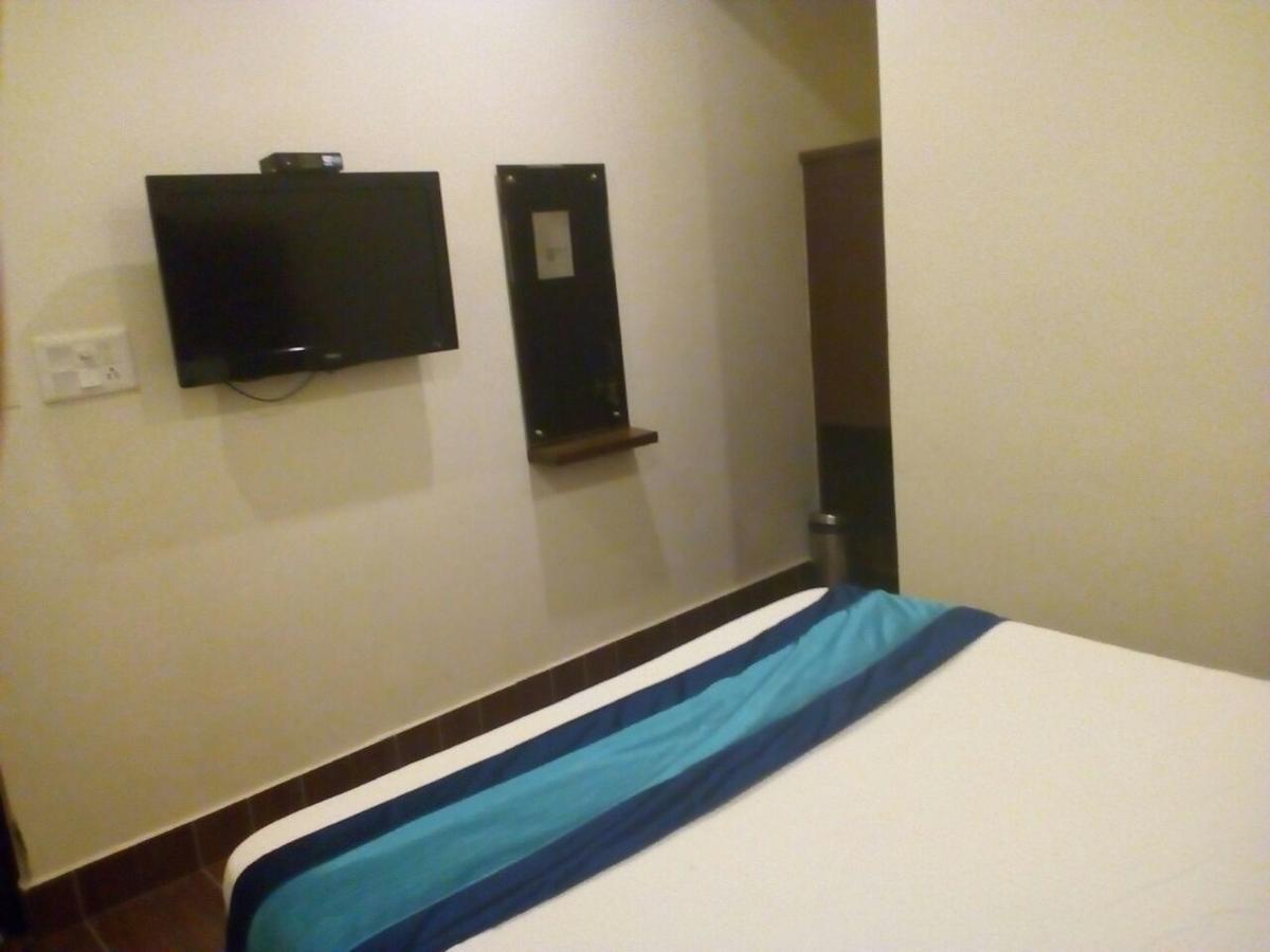 Eclat Mint Gomti Nagar Inn